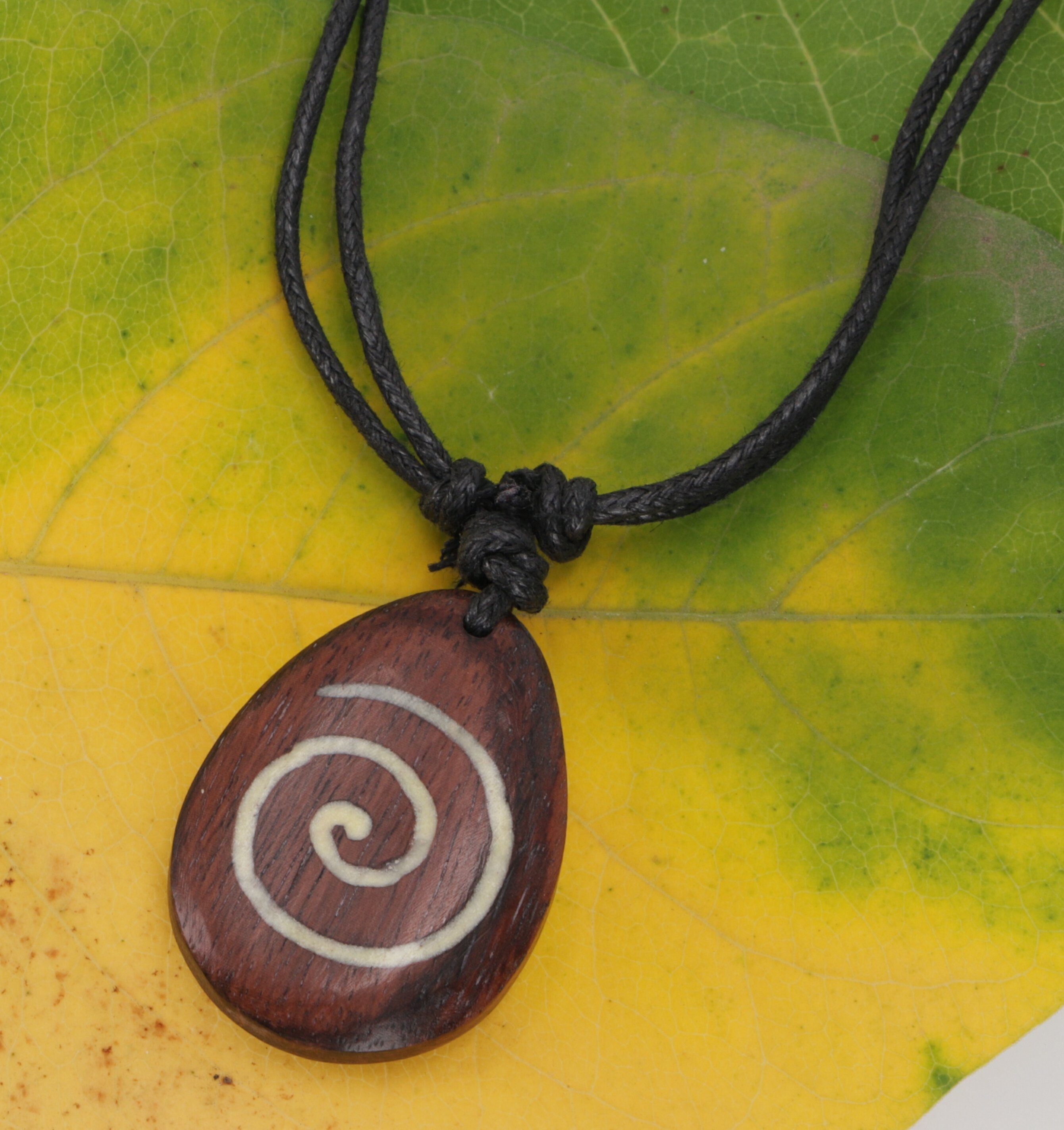 Guru-Shop Perlenkette Ethno Holzschmuck, Surferkette - ovale Spirale.. günstig online kaufen