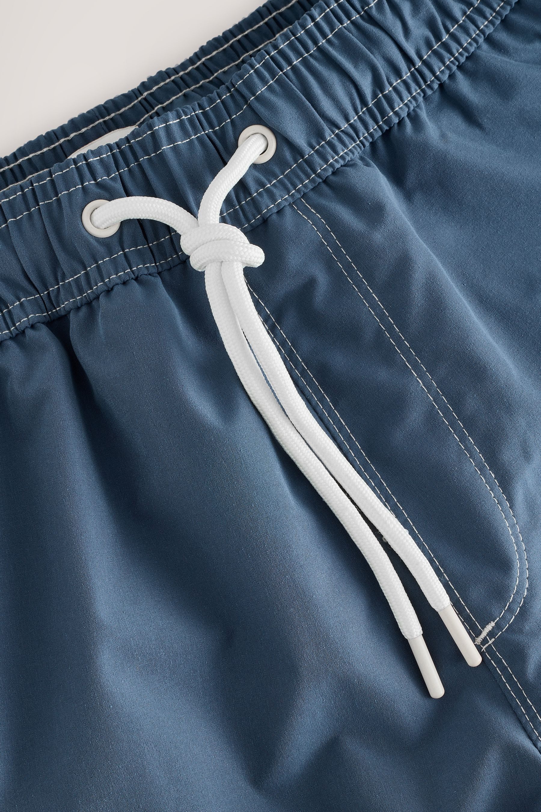 Next Badeshorts Badeshorts mit Kontrastnaht (1-St)