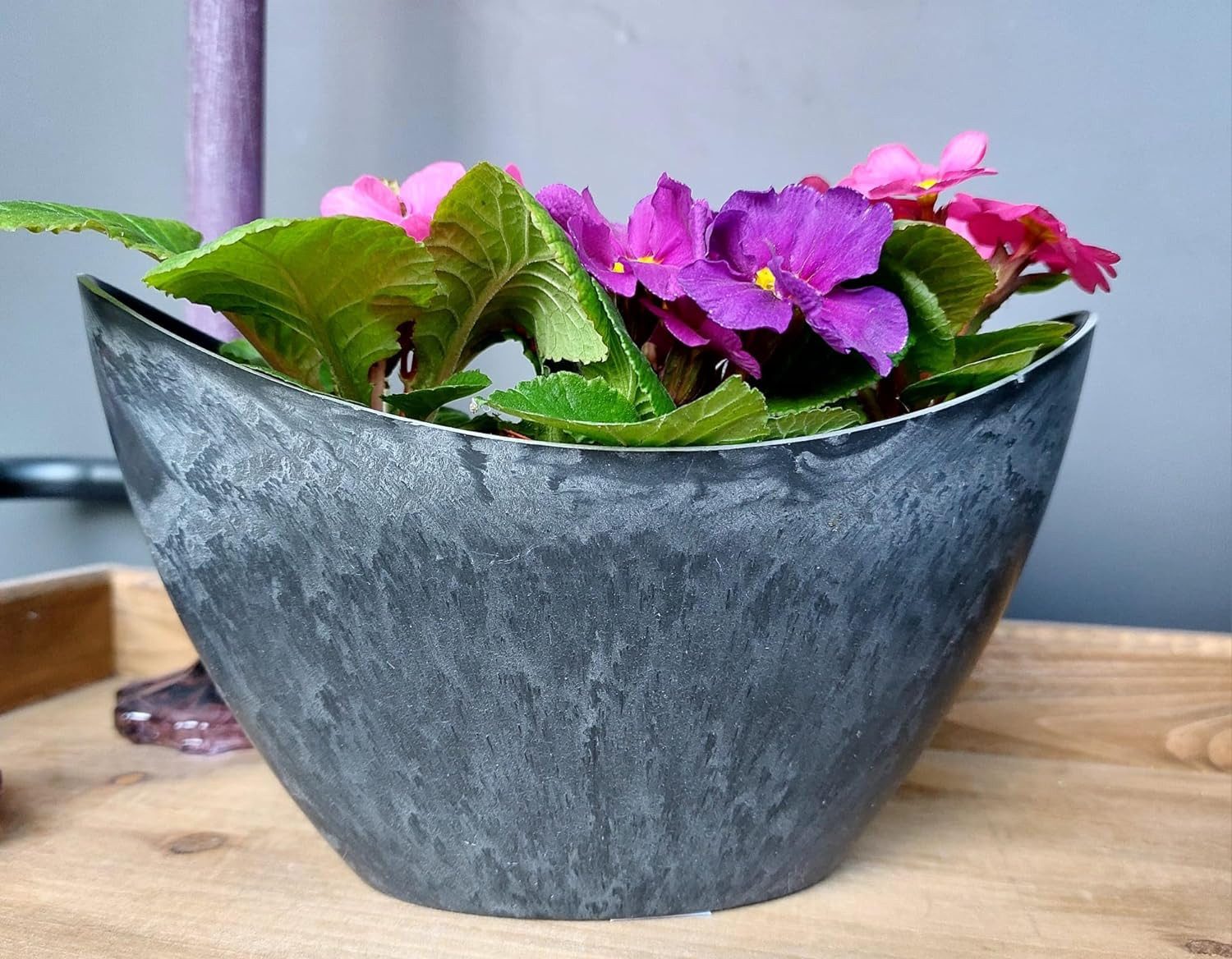 Florissima Blumentopf Blumenvase Übertopf Gartendeko innen & außen Schiffchenform (grau schwarz, 2er Set), moderne matte Übertöpfe für Blumen, Kräuter und Pfanzen aus Kunststoff