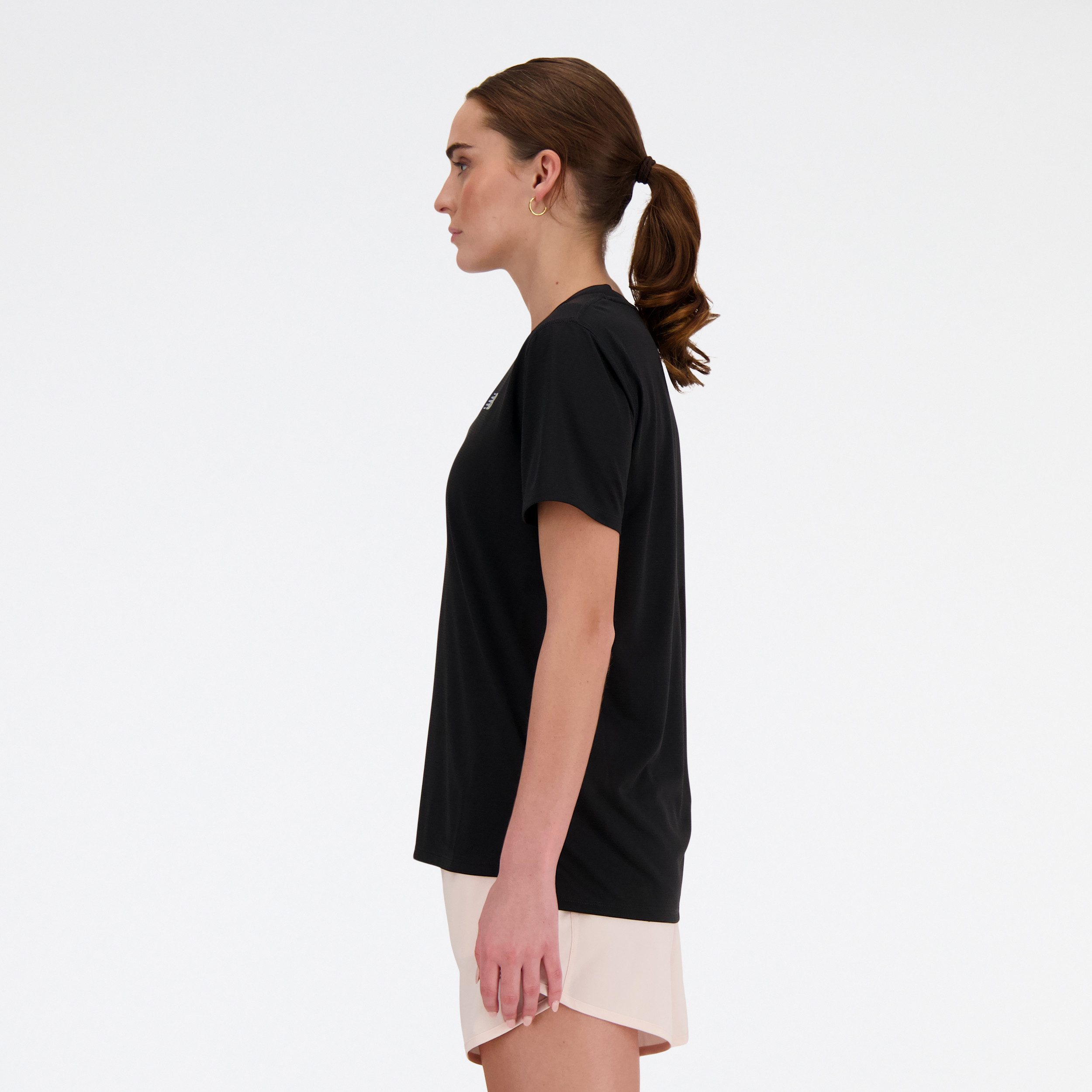 New Balance Laufshirt Sports Essentials T-Shirt Womens TOP-36327 mit eingefasster Kante am Rundhalsausschnitt, Kurzarm, atmungsaktiv