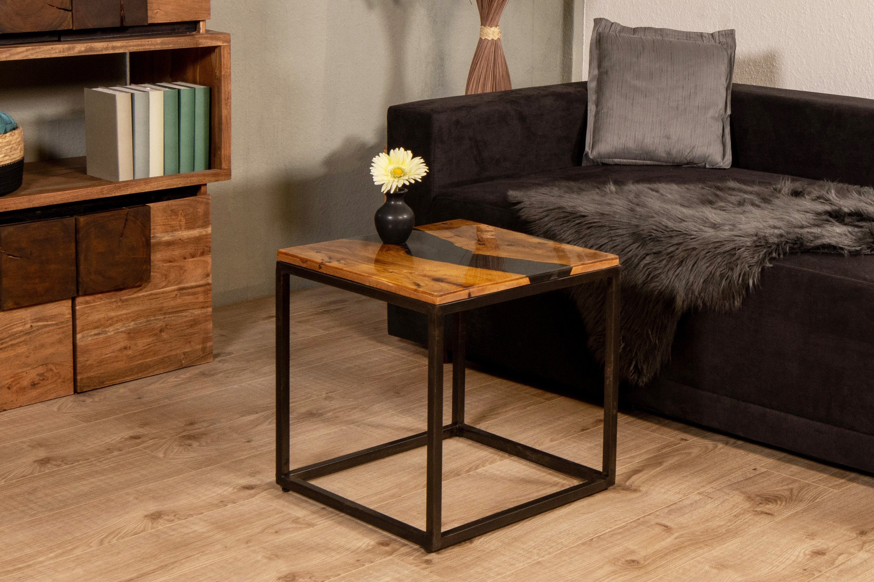 SAM® Couchtisch Satu, massives Akazienholz mit Kunstharz-Ader und Eisengestell