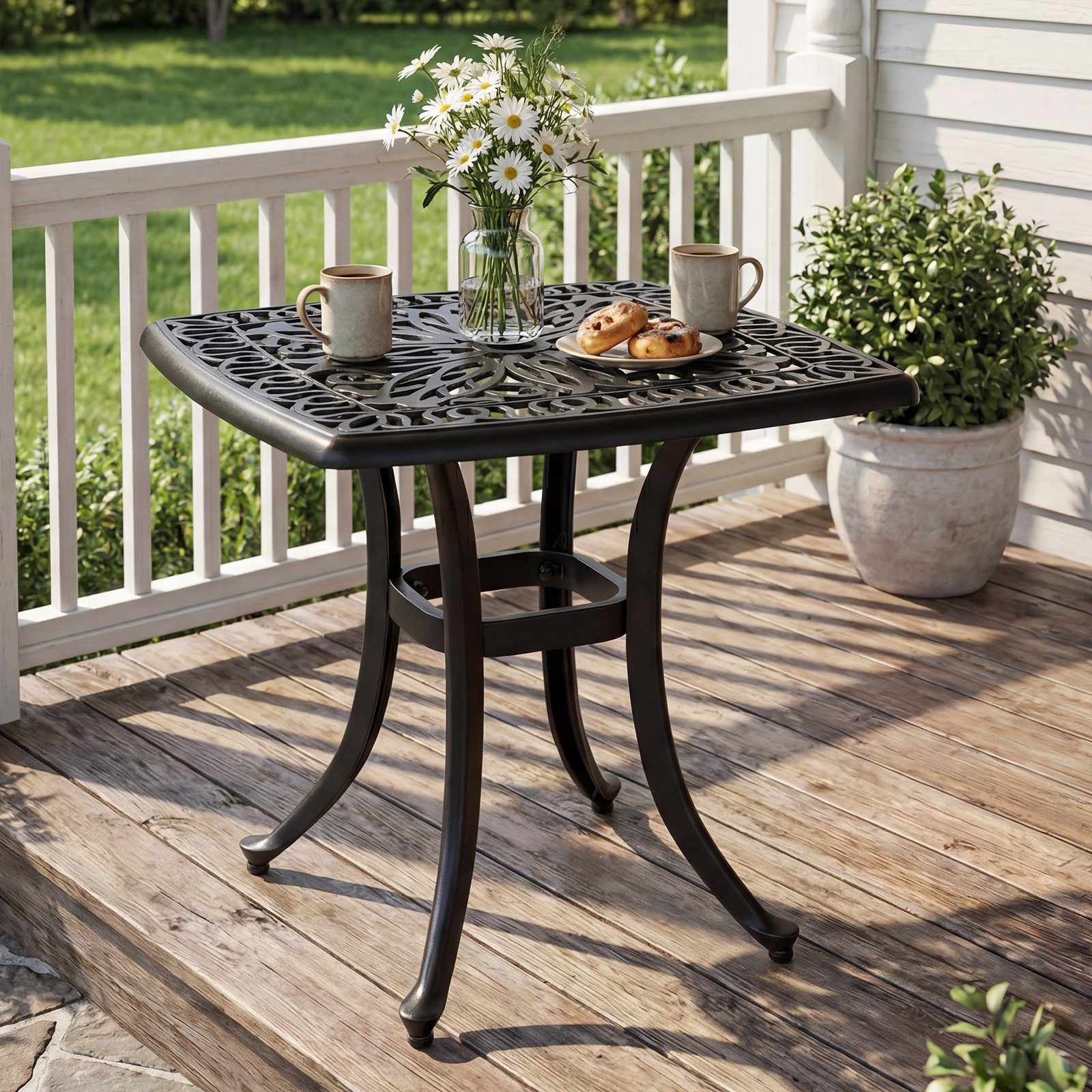 KOMFOTTEU Gartentisch Aluminium-Druckgusstisch, mit Schirmloch und dekorativer Blumenmuster Tischplatte