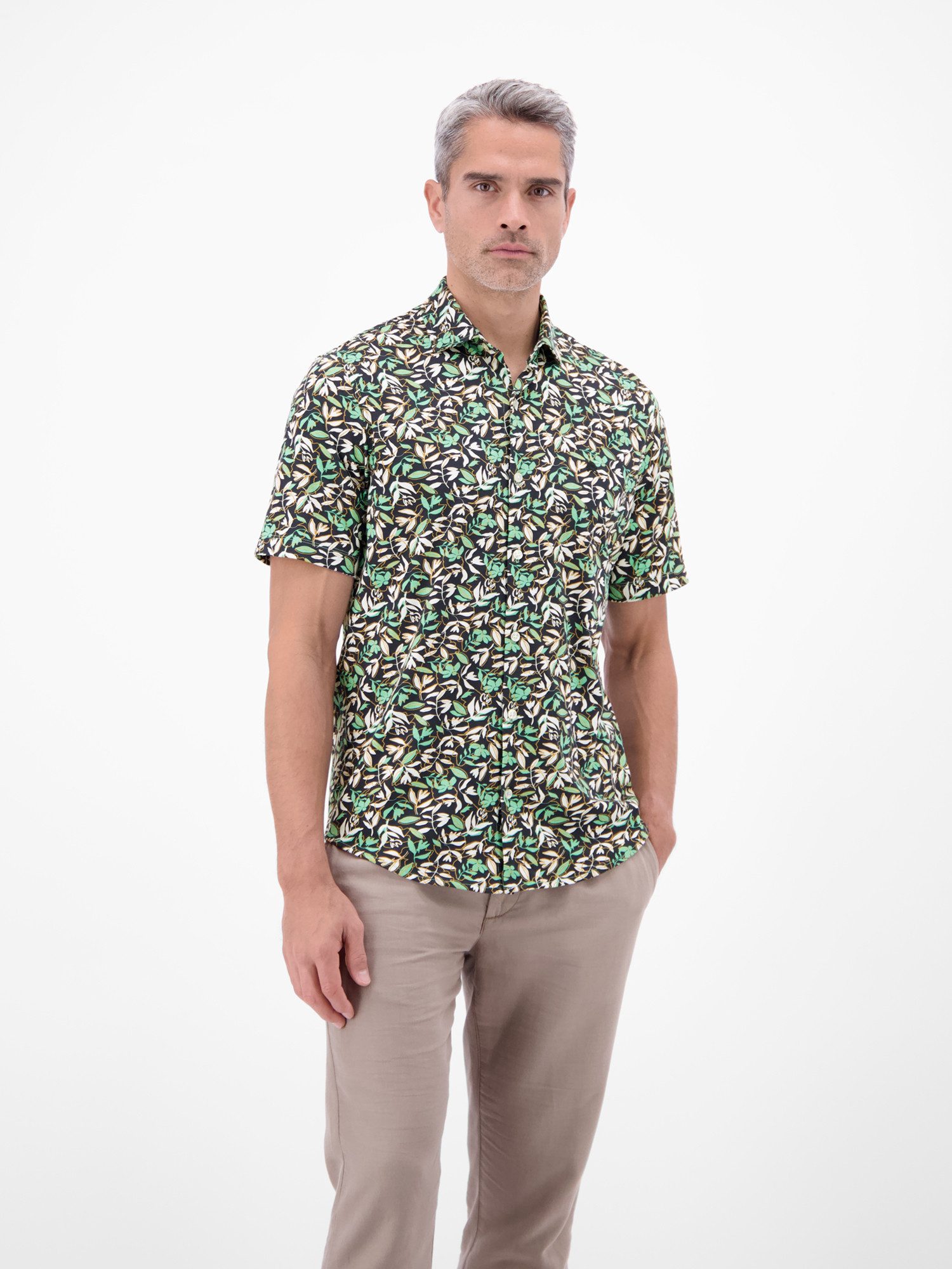Kurzarmhemd 1/2 Hemd aus 100 % Baumwolle, floral bedruckt