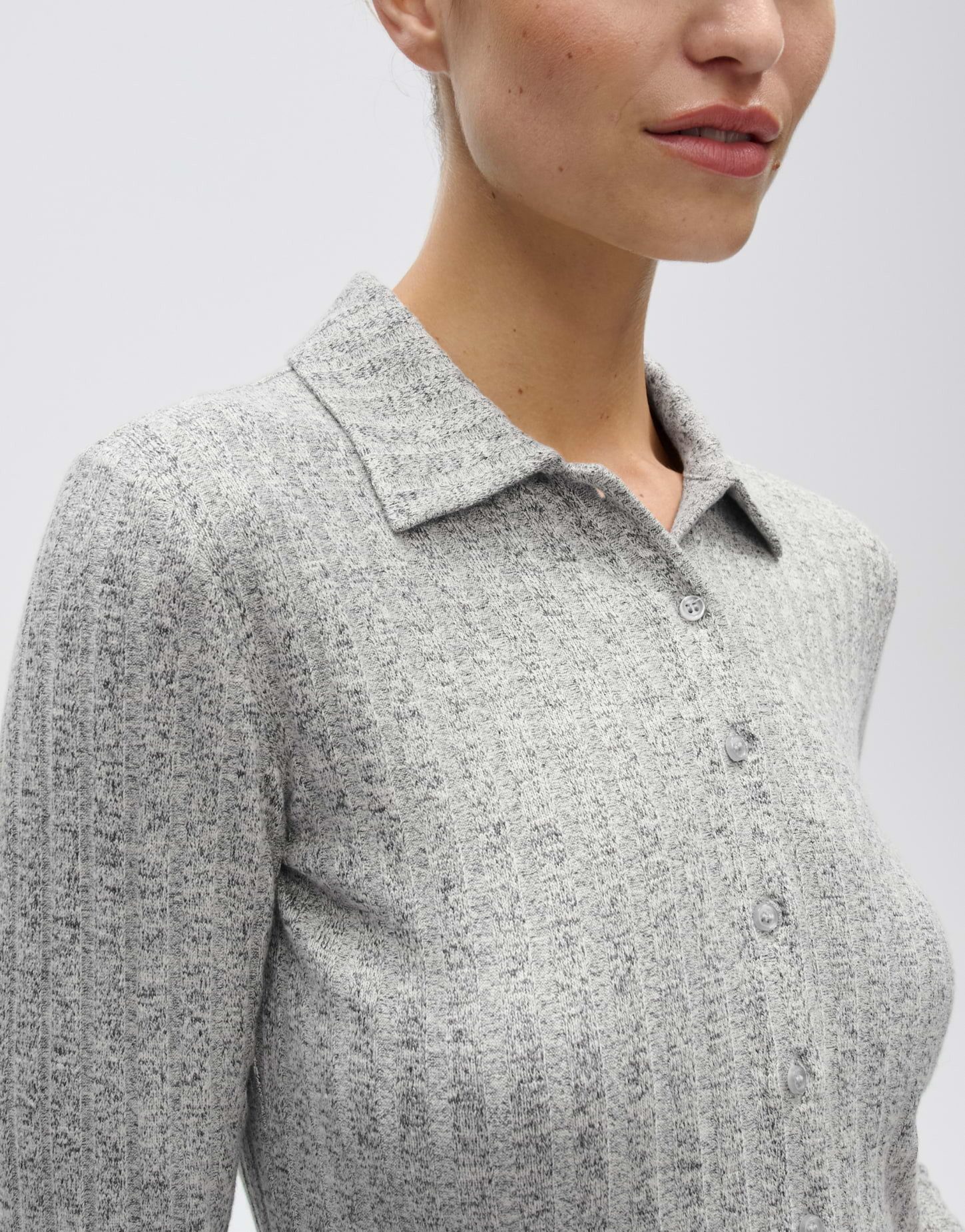 OPUS Langarmshirt Sitami aus weicher Baumwolle Schmal zulaufende Silhouette für klare Layering-Looks – Bild 4 von 5
