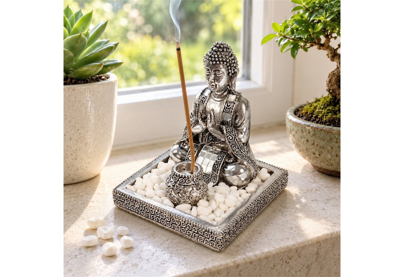 INtrenDU Buddhafigur Räucherstäbchenhalter mit weißen Dekosteinen 11 cm, Aufnahme für 3 Räucherstäbchen