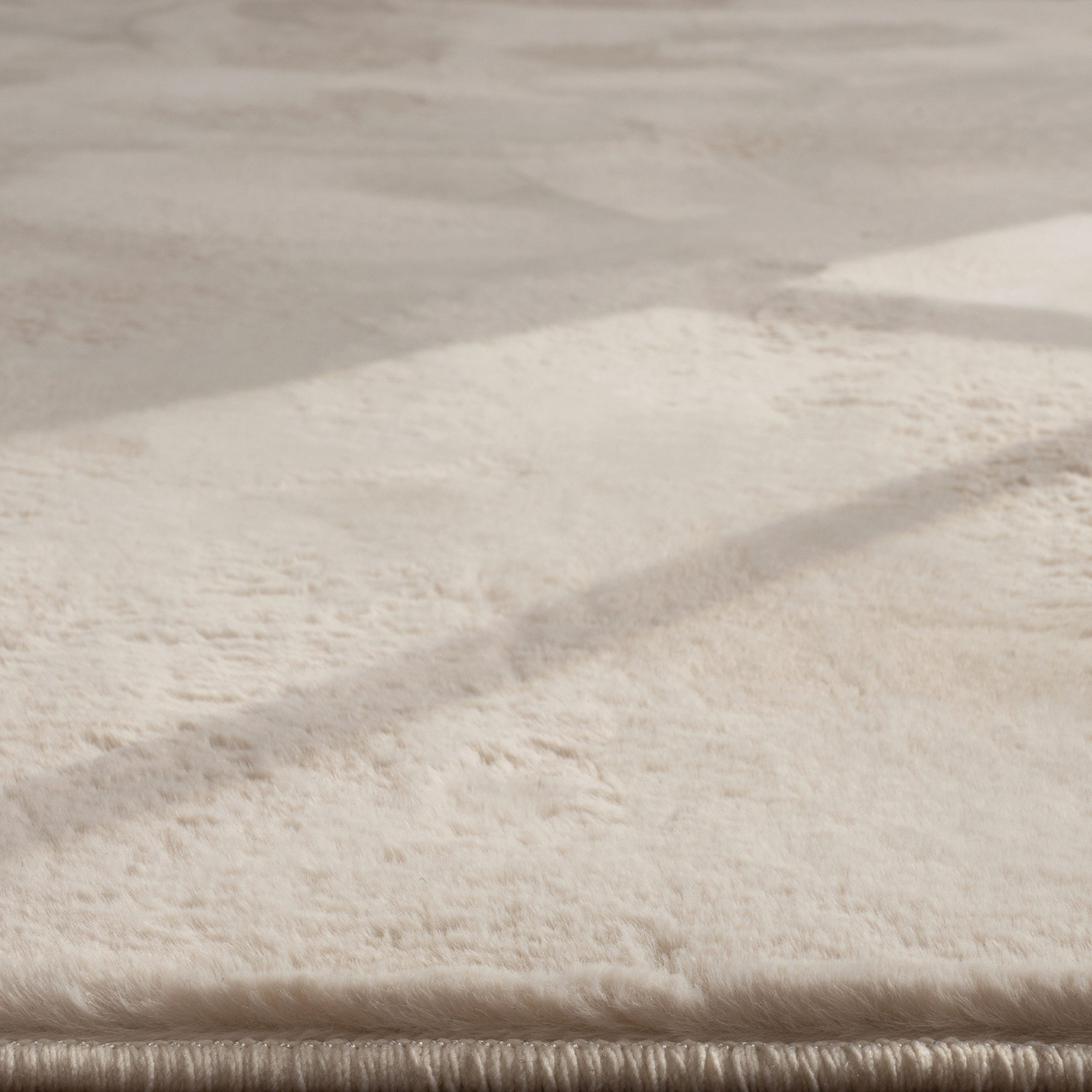 Carpetia Fellteppich Kunstfell Hasenfell-Optik, rund, Höhe: 10 mm, seidig weich & flauschig mit dichter Kurzflorstruktur – Bild 4 von 5
