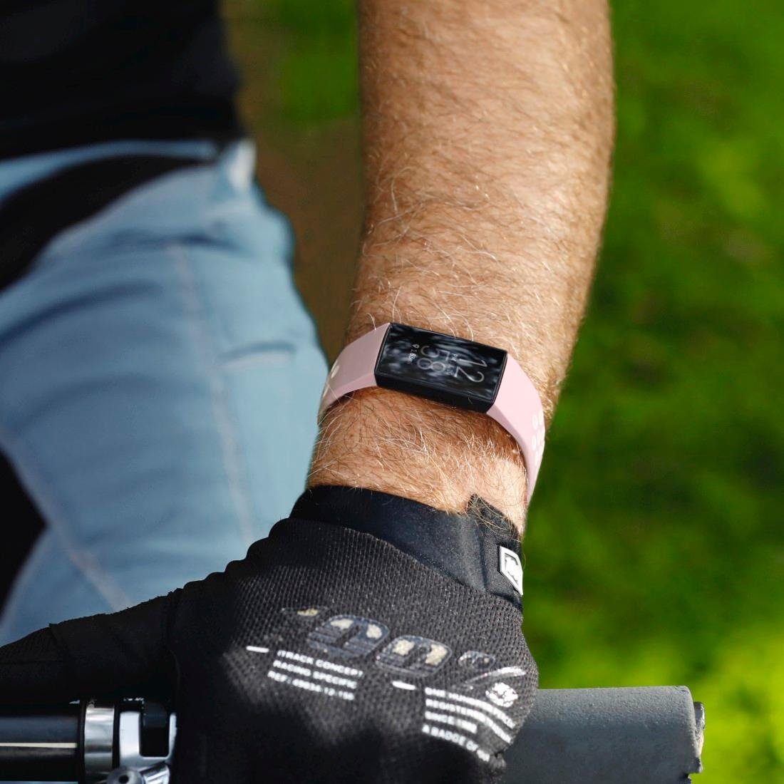 Hama Smartwatch-Armband 3/4, atmungsaktives - Abwaschbar Schmutzabweisend Rutschfest Sportarmband, rosé Fitbit Ersatzarmband - Charge 22mm