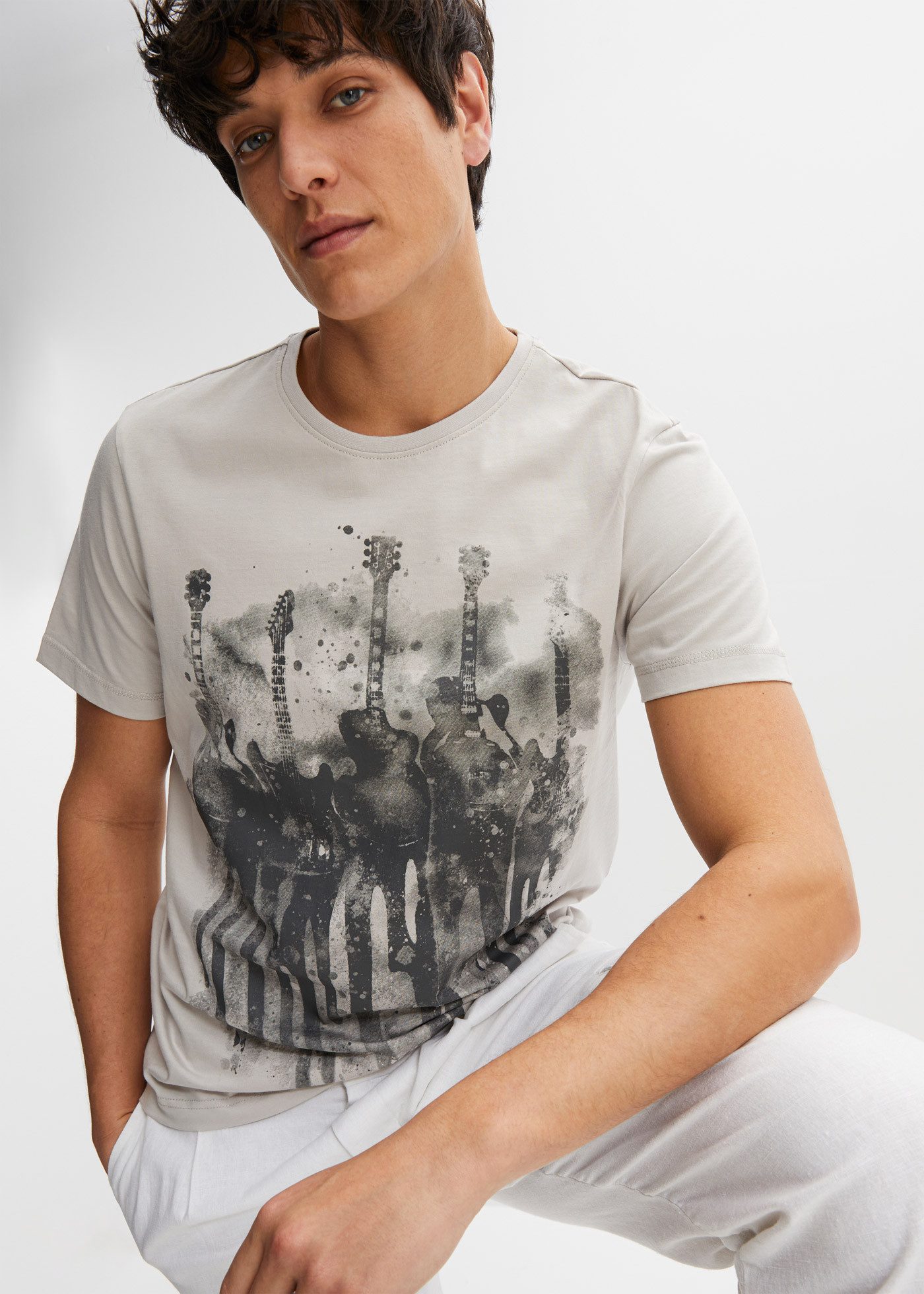 bonprix T-Shirt Regular Fit, Kurzarm, mit Frontprint, aus Baumwolle