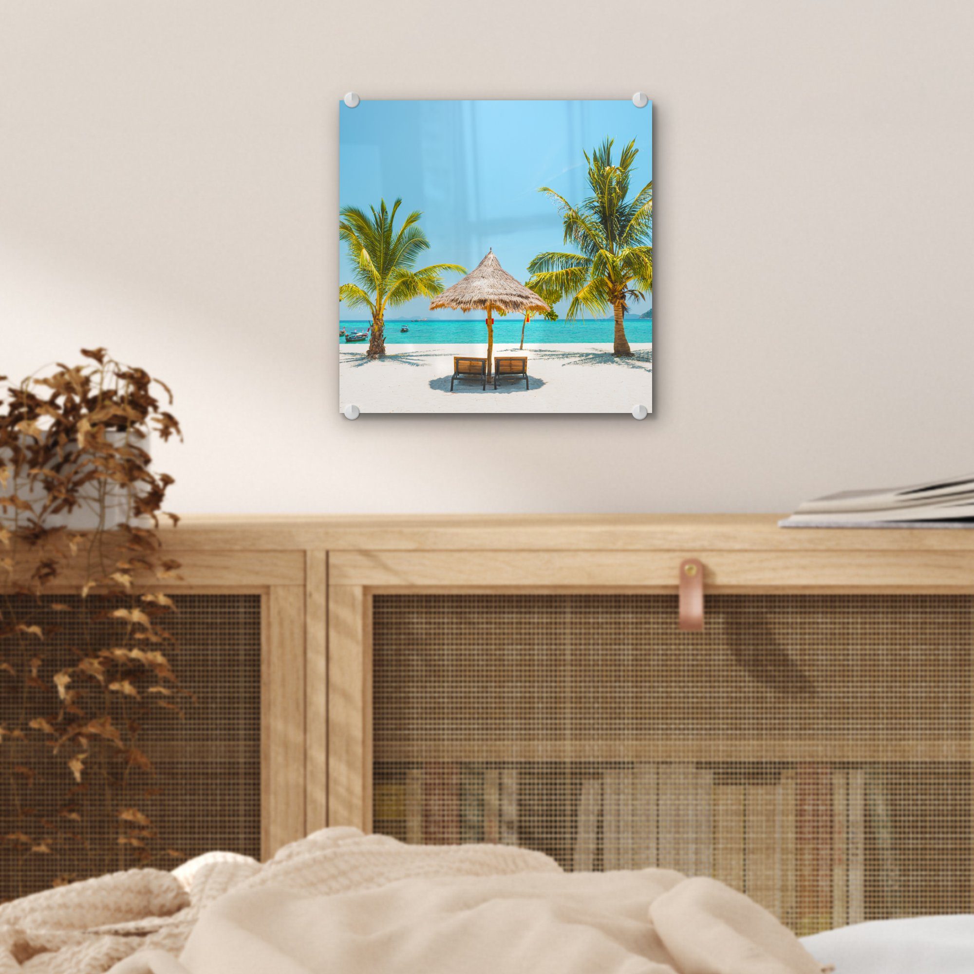 Foto - St), MuchoWow - Wandbild Glas auf auf Glasbilder Sonnenschirm - Wanddekoration (1 Bilder Palme, - Glas - Strand Acrylglasbild