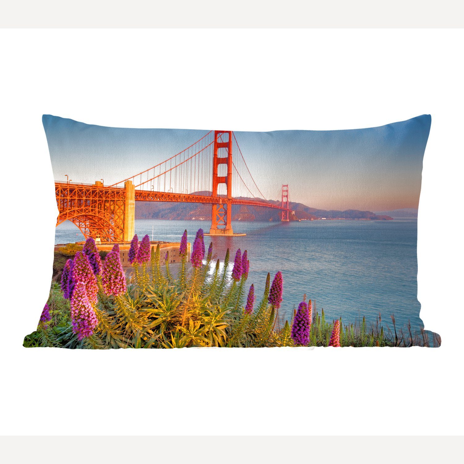 MuchoWow Dekokissen Blick auf die Golden Gate Bridge mit rosa Blumen, Wohzimmer Dekoration, Zierkissen, Dekokissen mit Füllung, Schlafzimmer