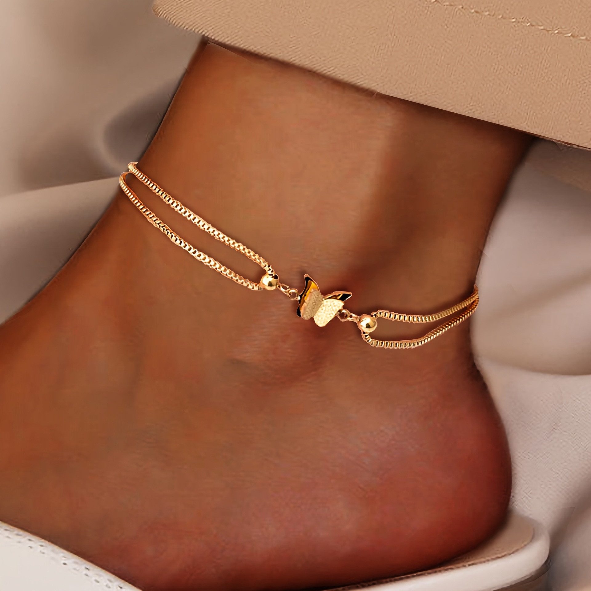 The Beauty House Fußkette mit Anhänger Elegante Fußkette mit Schmetterling – Damen Anklet in Goldoptik