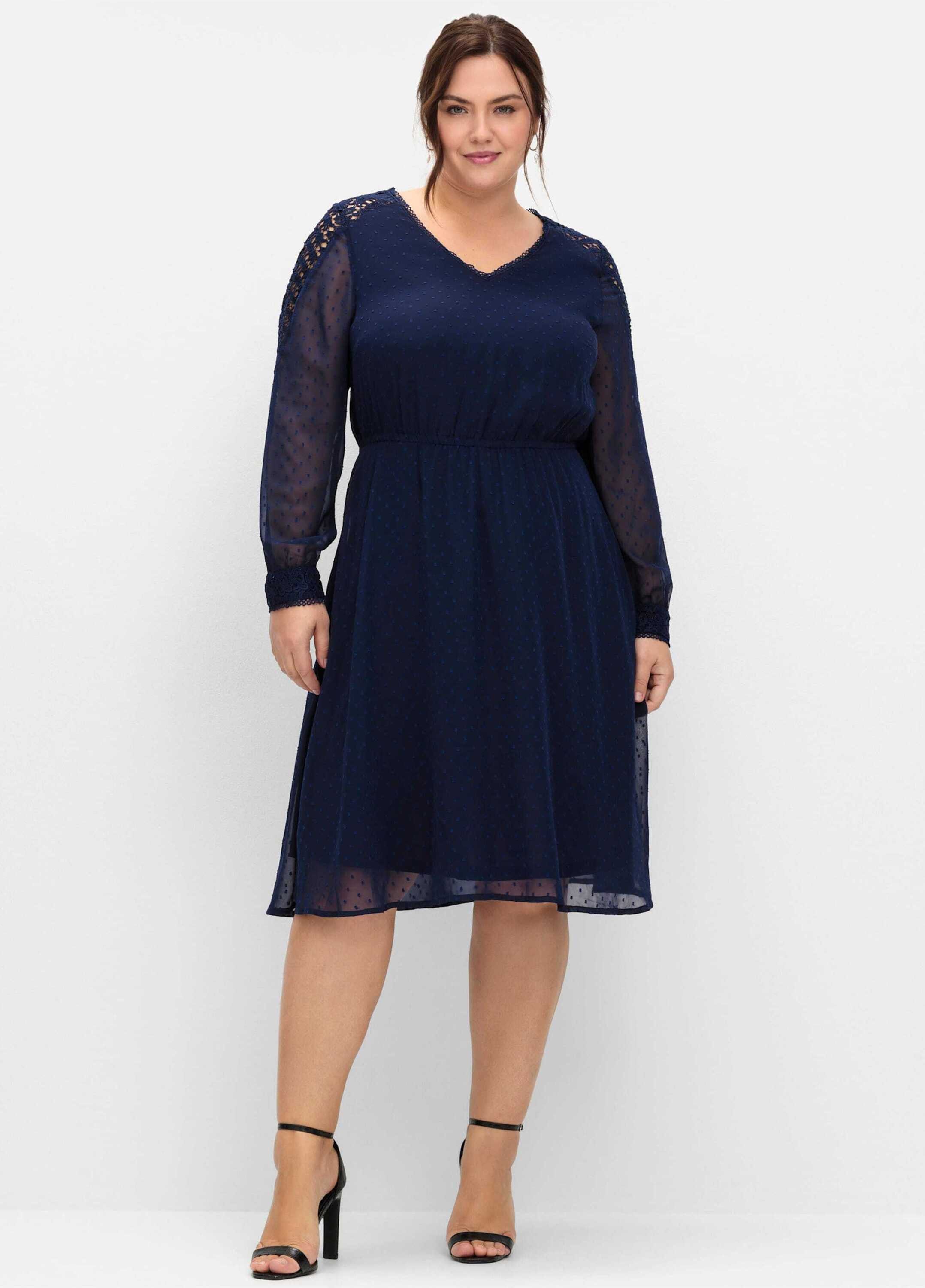 Sheego Etuikleid Cocktailkleid Langarm aus Dobby-Chiffon, mit Spitze am Ärm günstig online kaufen