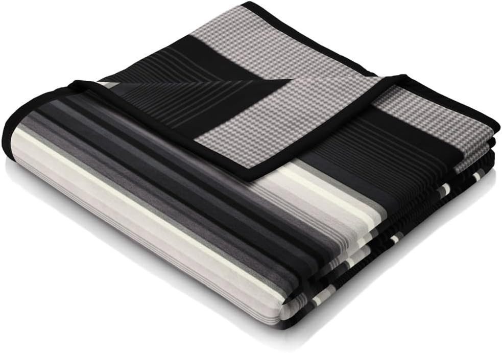 Wohndecke Covered in Black, gestreifte Sofadecke günstig online kaufen