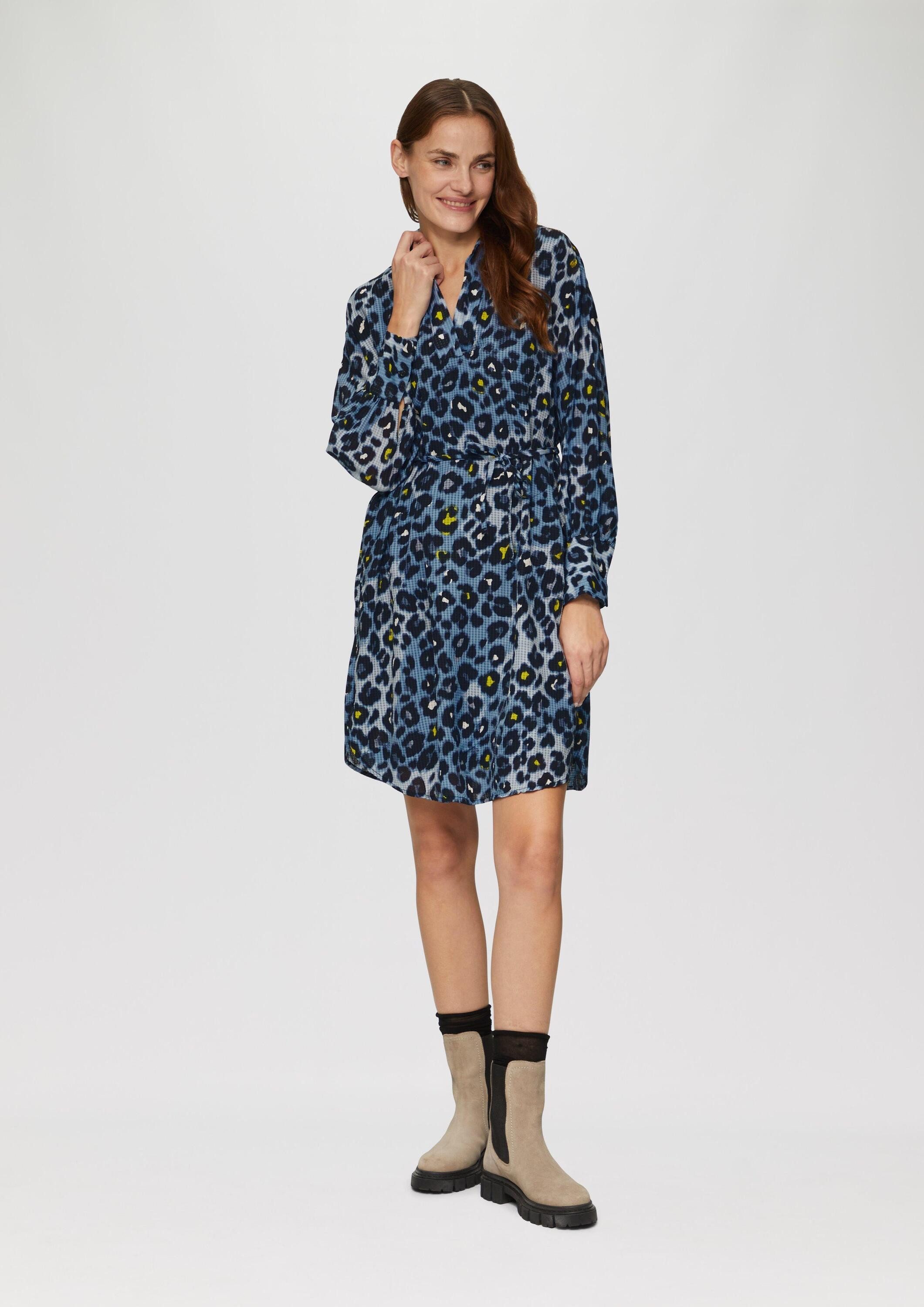 s.Oliver Minikleid Kleid Hemdblusenkleid aus Viskosemix mit Strukturmuster