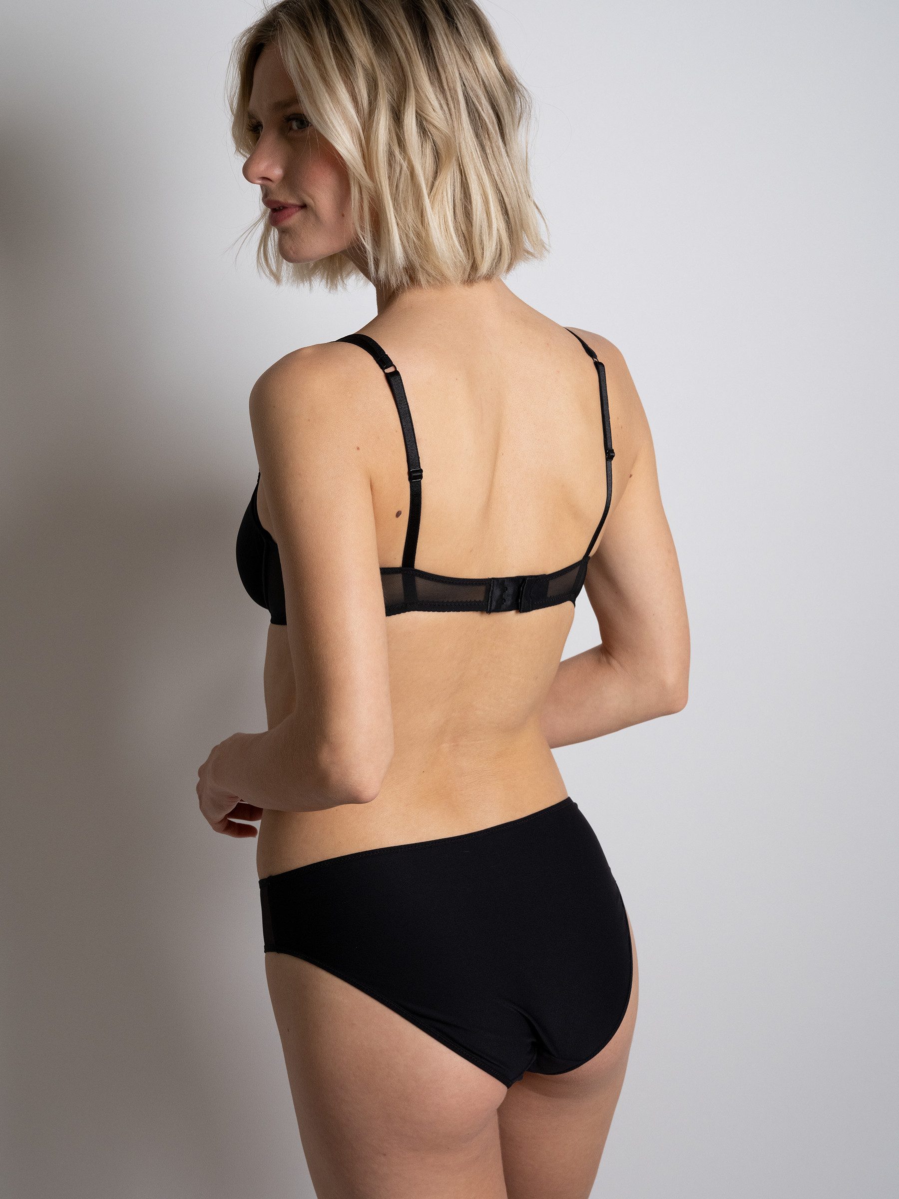 PASSIONATA Schalen-BH MISS JOY verspielte Schmetterlingsmotive, leichter Tüll, atmungsaktiv