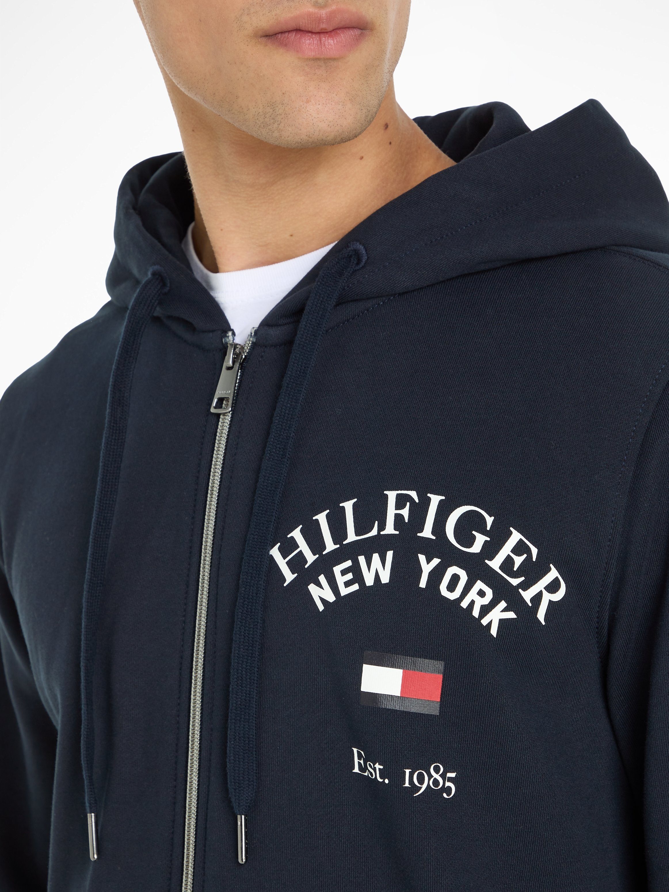 Hilfiger ARCHED VARSITY ZIP Desert Kapuzensweatjacke THRU WCC Tommy Sky