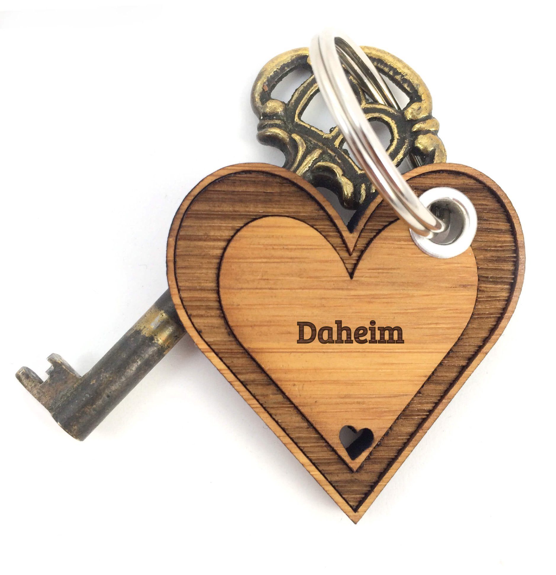 Schlüsselanhänger - Anhänger, Mr. Mrs. Daheim - Herz, Panda Geschenk, (1-tlg) Schlüsselanhänger, & Taschenanhänger, verliebt Glücksbringer, Herzchen, Liebe, Bambus