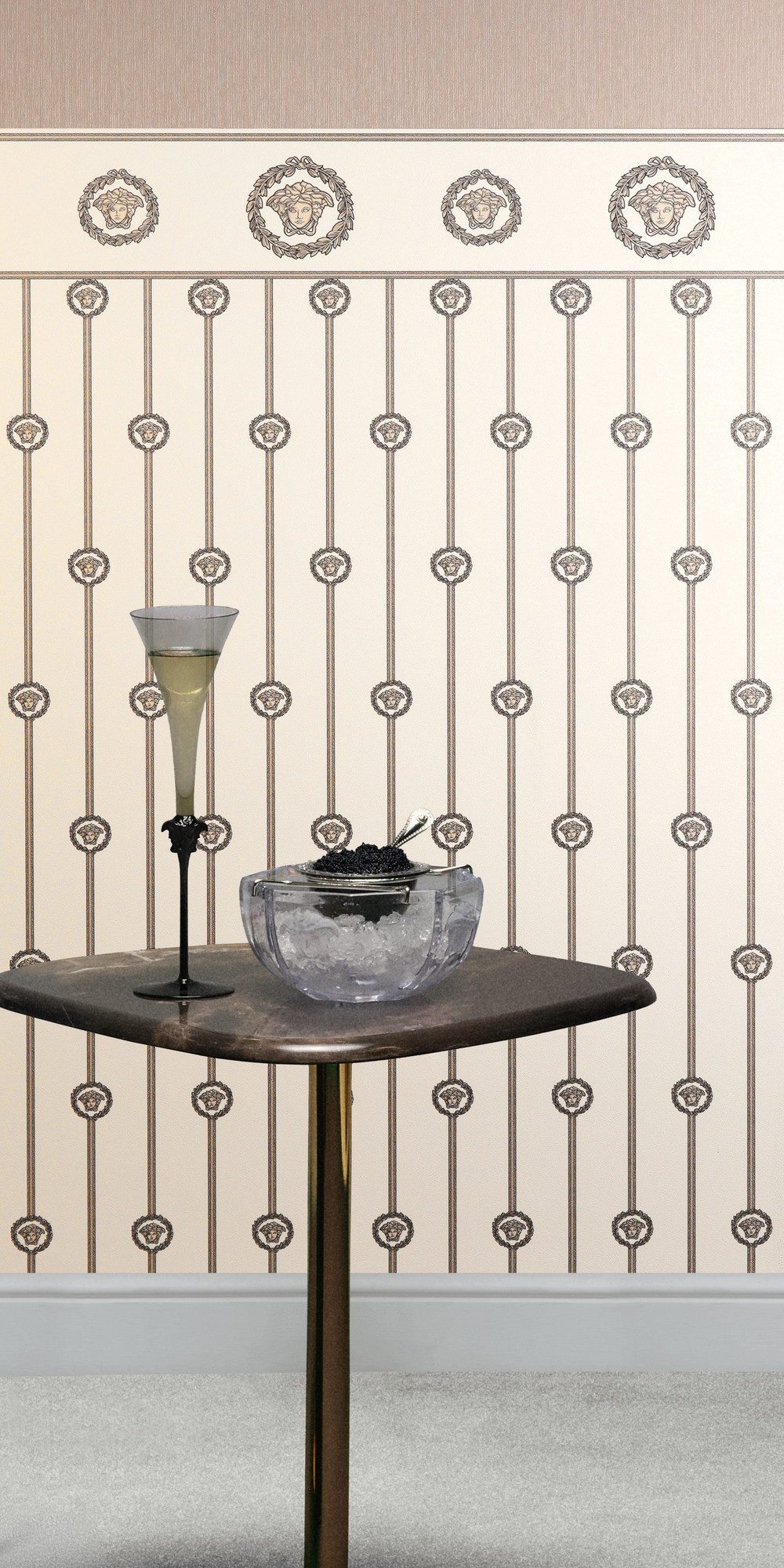 Versace Vliestapete Versace 6 I Love Baroque –, geprägt, 3D-Optik, Barock, Motiv, (1 St), Edle Bordüre mit ikonischem Medaillonmotiv & glänzender Struktur