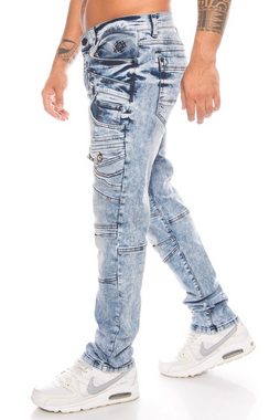Cipo & Baxx Slim-fit-Jeans Herren Jeans Hose mit vielen Details Jeanshose mit ausgefallener Waschung und sytlischer Taschenarretierung