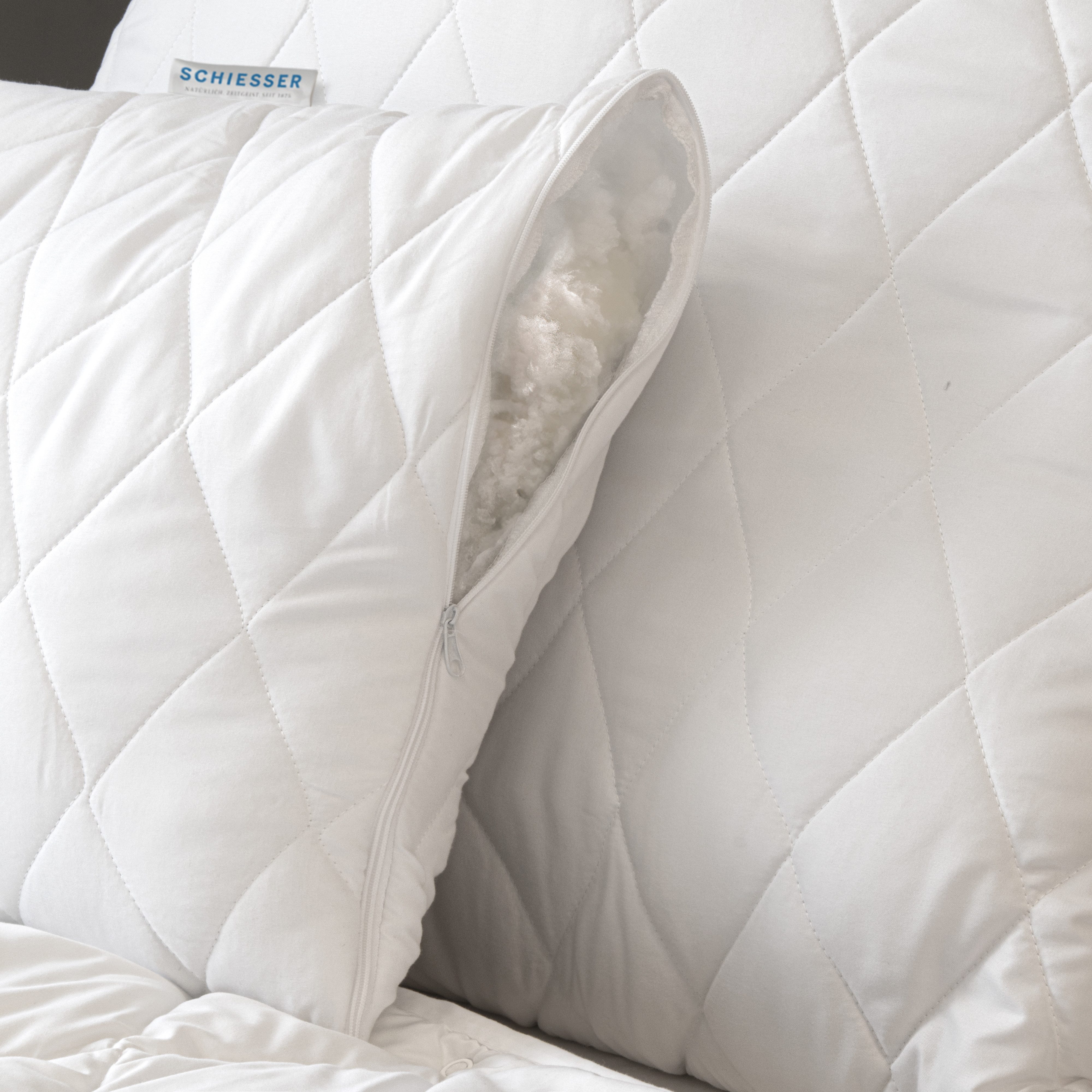 Schiesser Kopfkissen Hygge mit recycelter Füllung und individueller Höhenanpassung, Füllung: hypoallergene Faserfüllung, Bezug: pflegeleichter Mikrofaserbezug, Spar-Set, für Allergiker geeignet