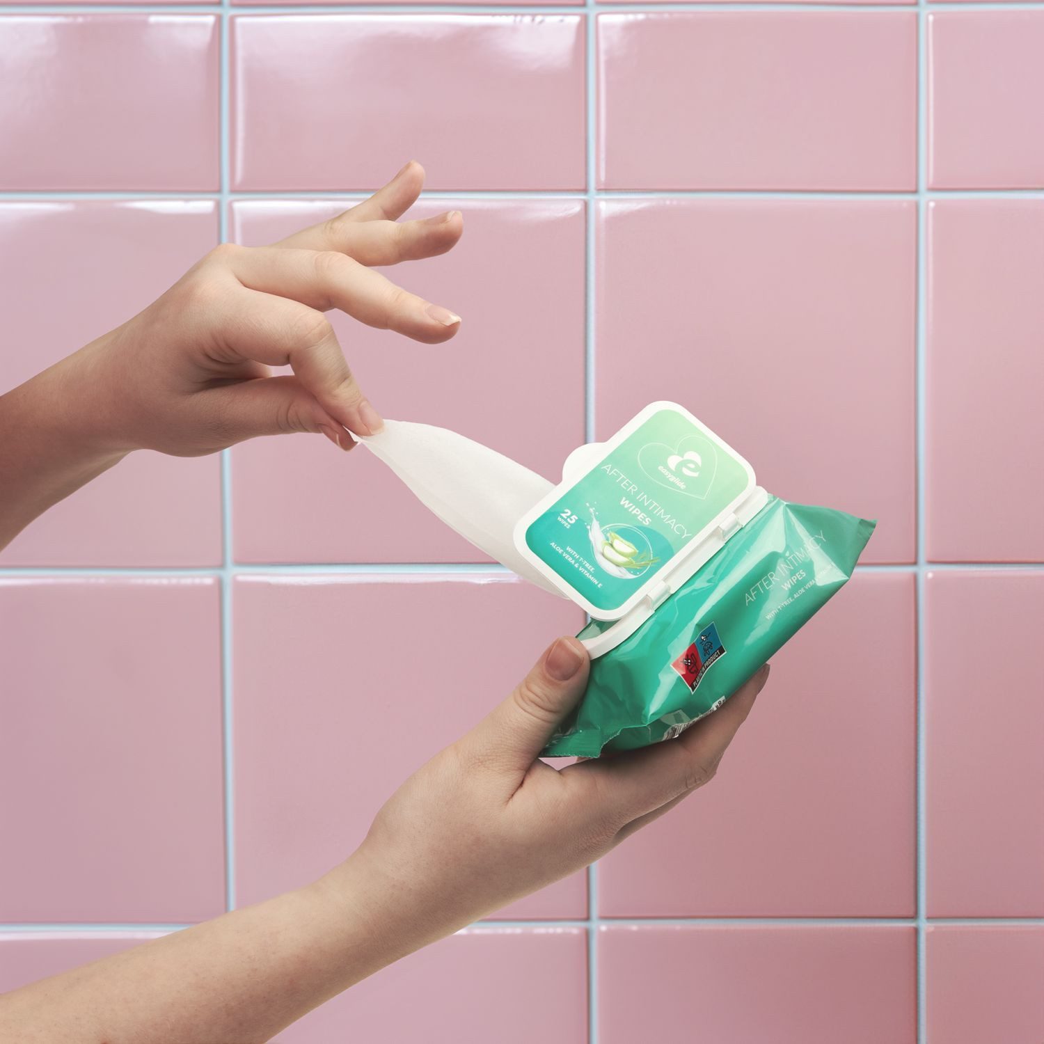 EasyGlide Intimpflege Intimitätstücher mit Teebaumöl, Aloe Vera & Vitamin E - 25 Tücher