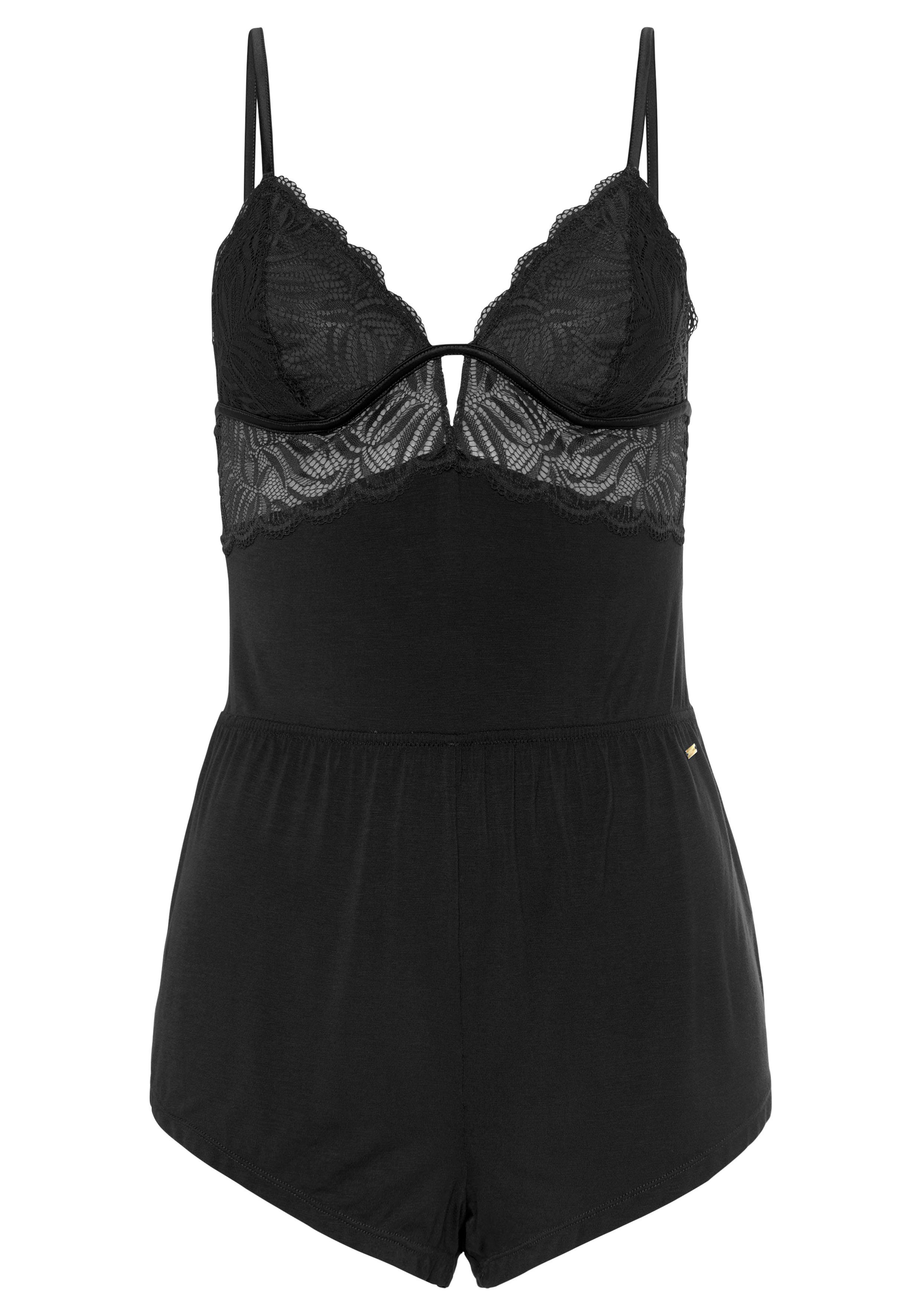 LASCANA Jumpsuit mit schönen Spitzendetails. € 39,99