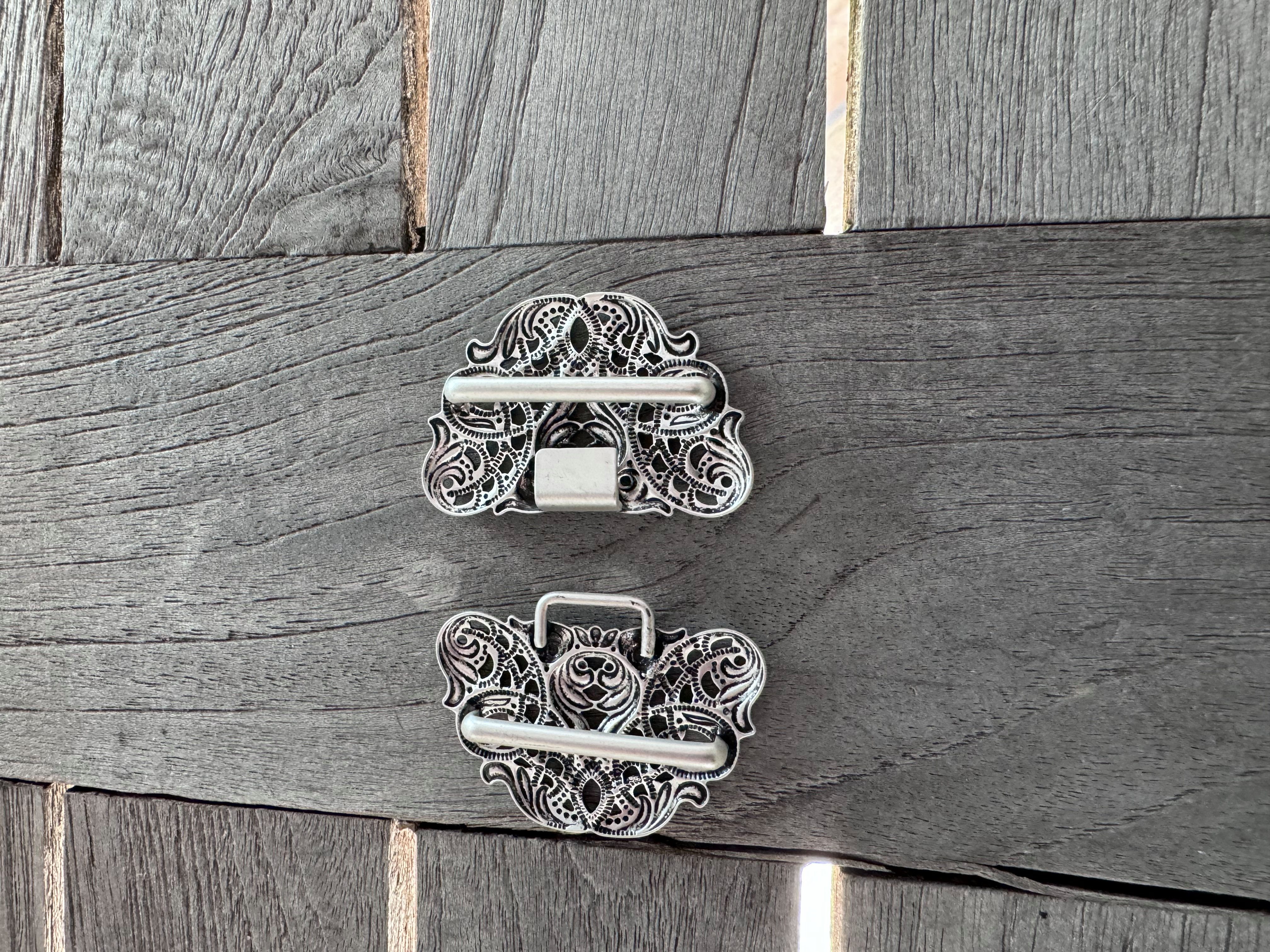 Hartmann-Knöpfe Gürtelschnalle bildschöne altsilber Dirndl Schürzen Schliesse