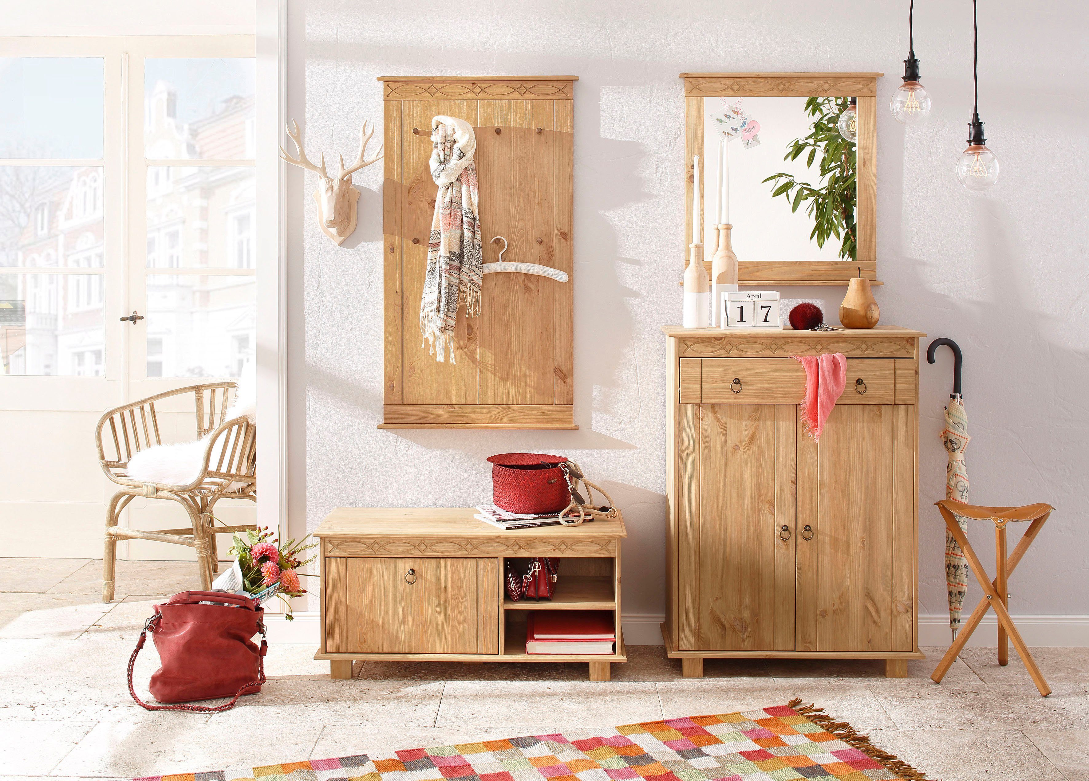 OTTO home Garderobenpaneel Indra (B/T/H: 63/6/100 cm), aus massiver Kiefer, FSC®, 8 Haken, dezentes Ornament – Bild 3 von 5