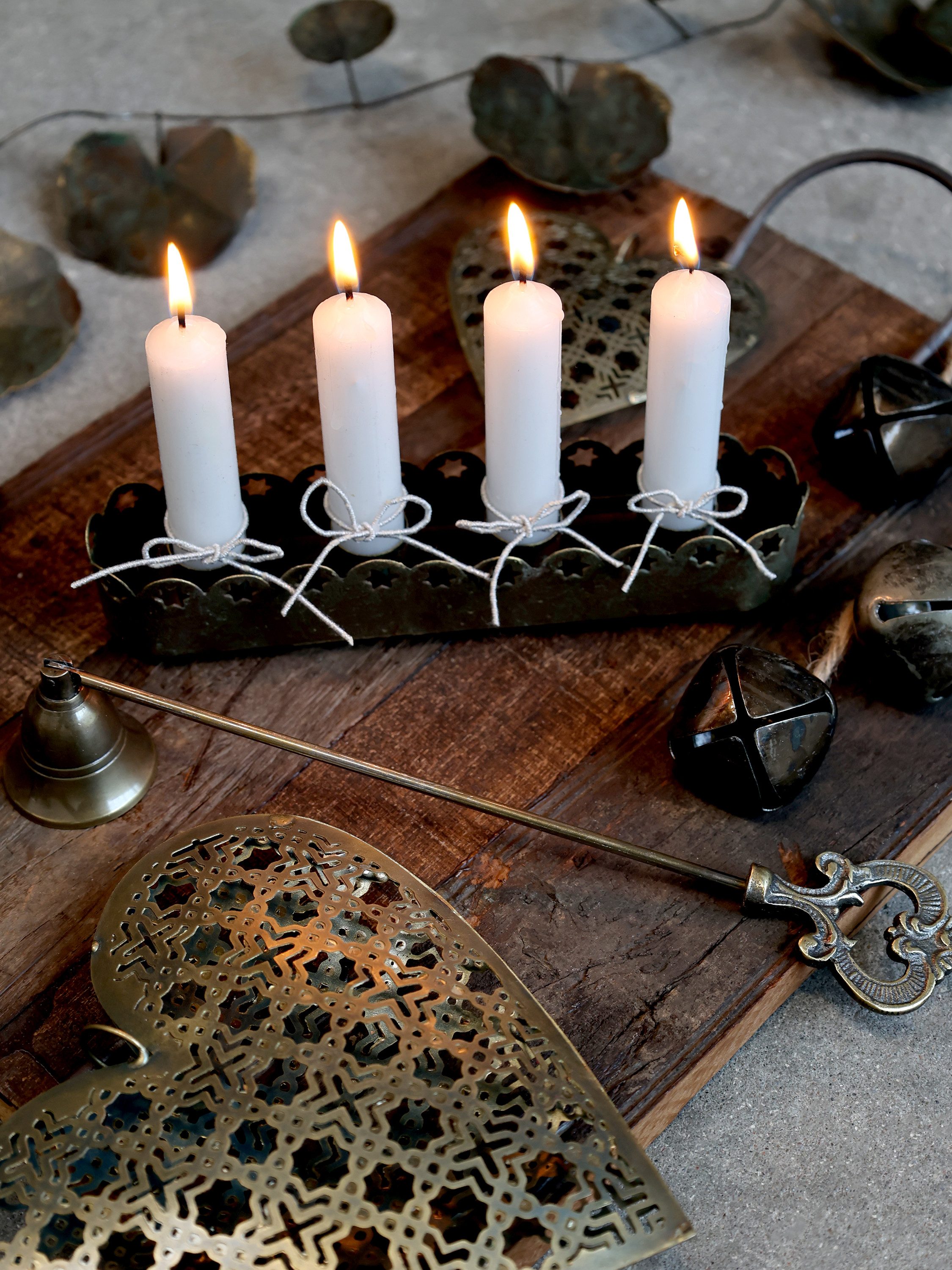 Chic Antique Standkerzenhalter Kerzenständer Adventskerzenhalter Zink Kerzenhalter Vintage Landhaus (geeignet für Stab- und Tafelkerzen), Adventskerzenhalter von Chic Antique aus Zink im Antik Finish