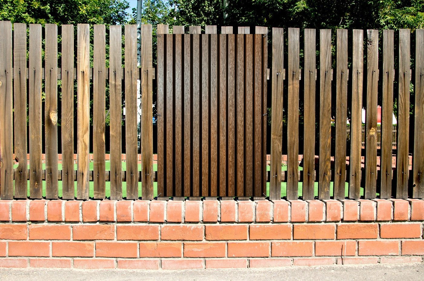 Wallario Sichtschutzzaunmatten Holzlamellen in Braun