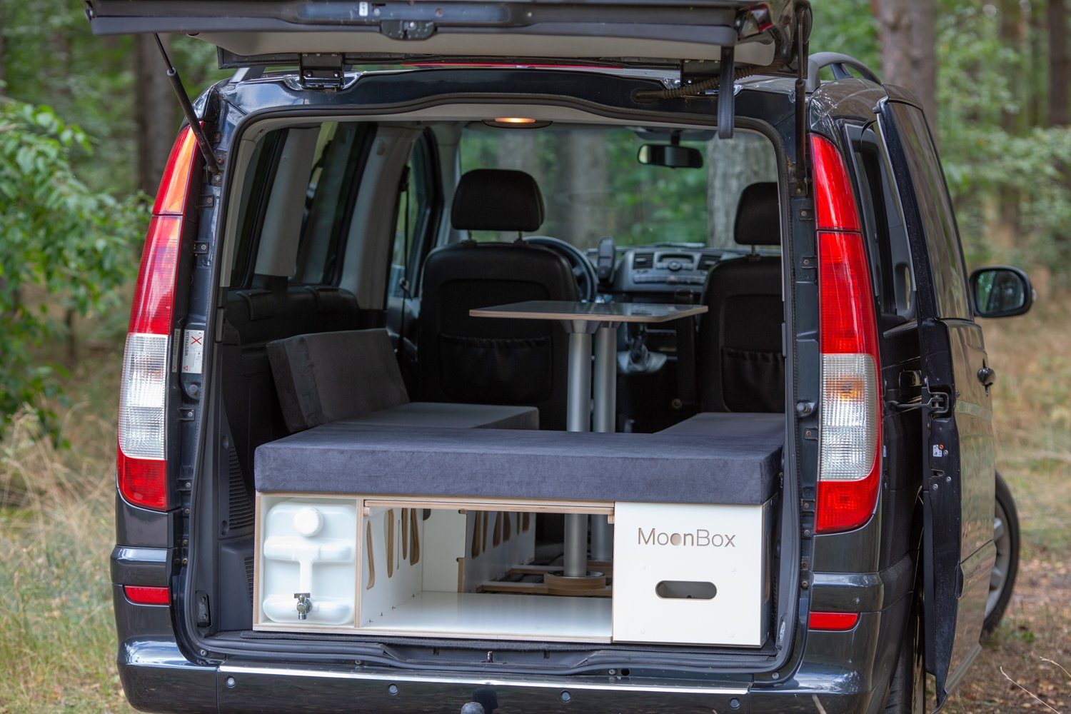 Campingliege MoonBox Campingbox Campingküche Bettfunktion Schlafsystem VW Van Kombi Laminat