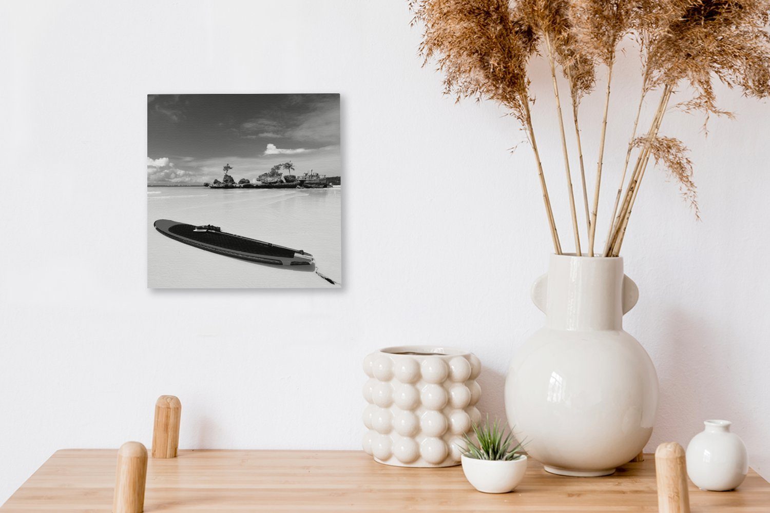 OneMillionCanvasses® Leinwandbild Surfbrett am Boracay Schlafzimmer St), - weiß, von für Wohnzimmer und Strand schwarz (1 Leinwand Bilder