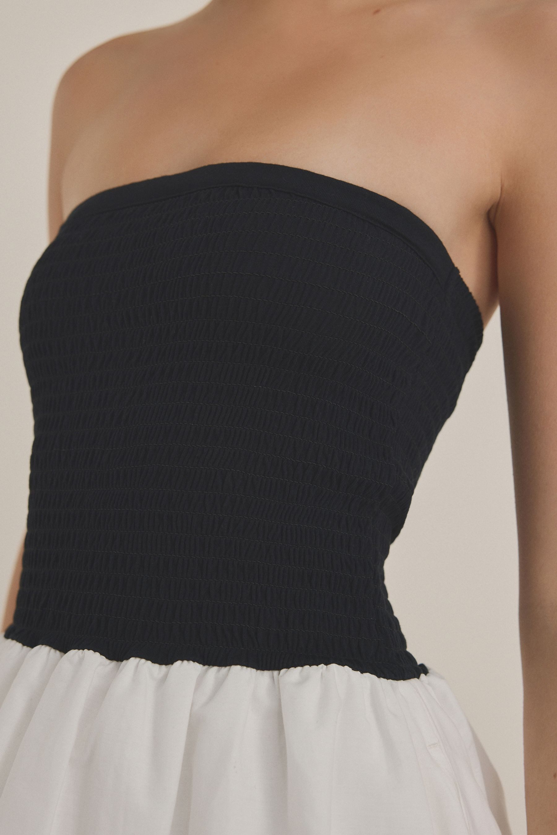 Next Jerseykleid Minikleid mit Ballonsaum und Bandeau-Ausschnitt (1-tlg)