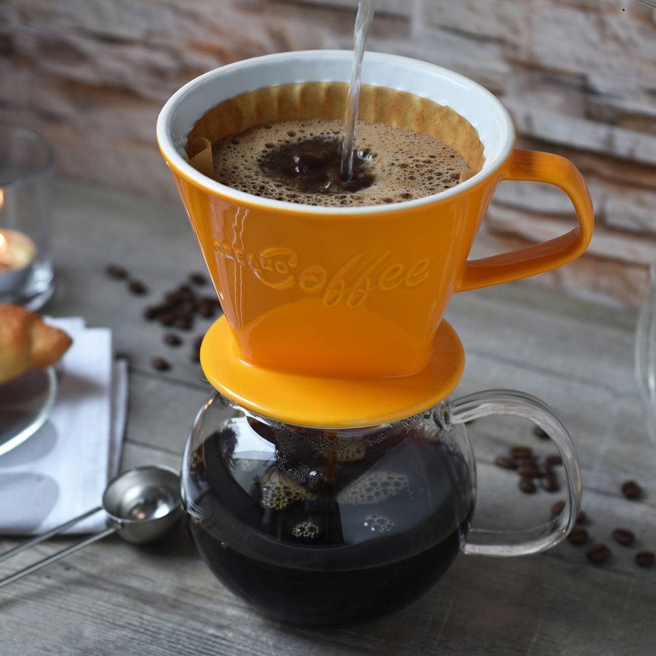 Creano Handfilter Creano Porzellan Kaffeefilter (Safrangelb), Porzellan, für Filtergröße 4