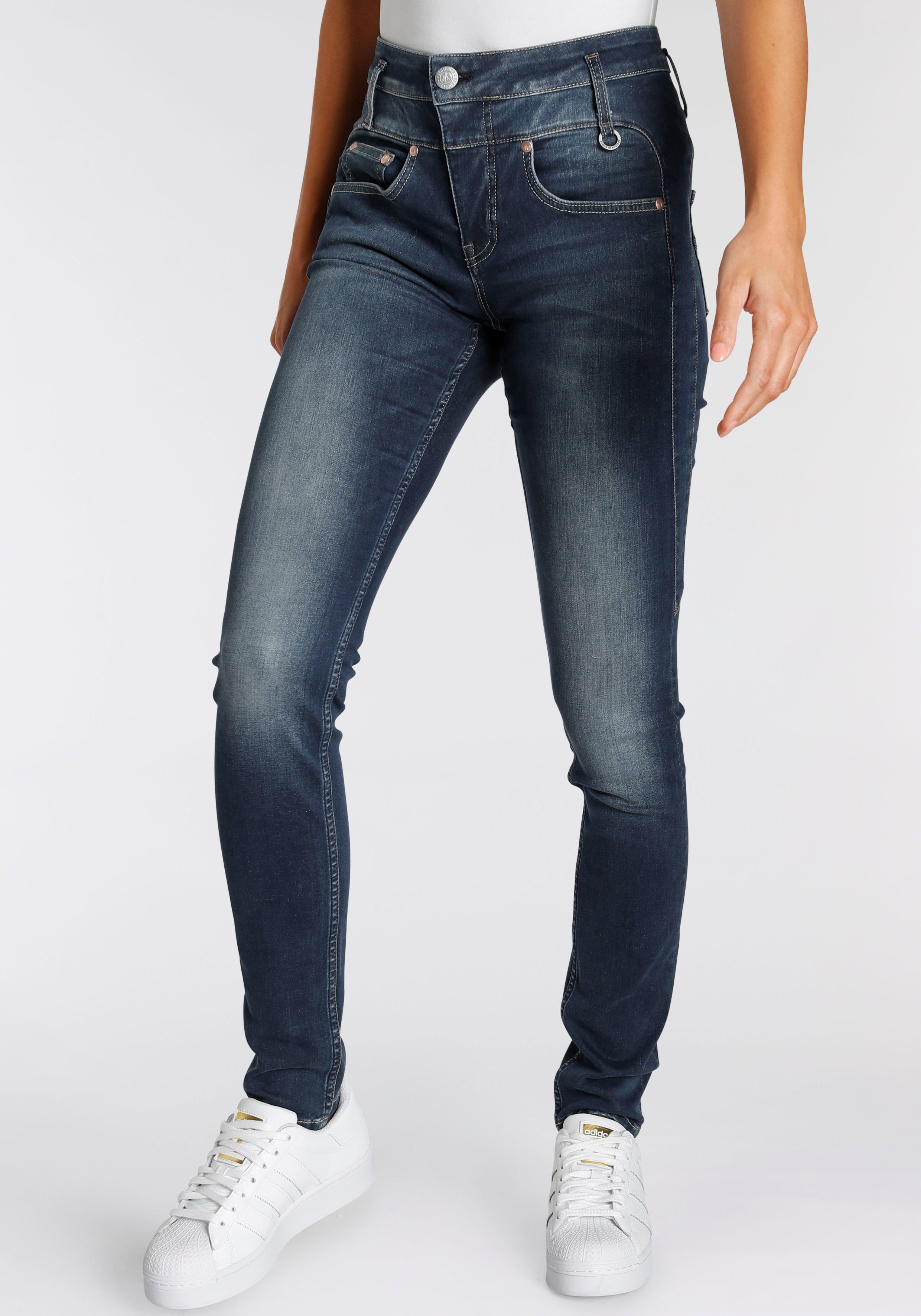 Herrlicher Slim-fit-Jeans SHARP SLIM REUSED DENIM Эко-товарe Premium-Qualität enthält recyceltes Material