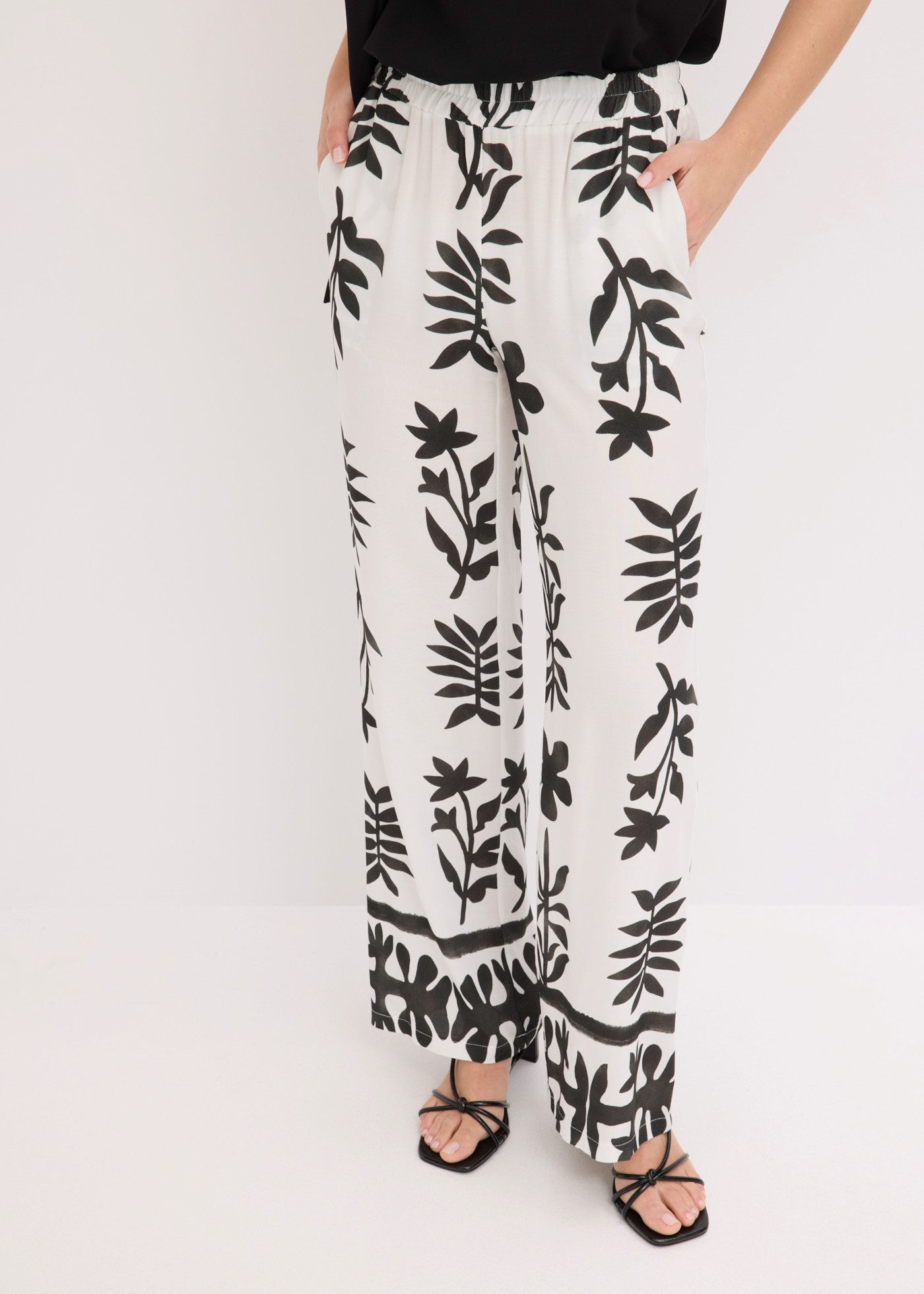 bonprix Stoffhose aus Viskose, mit Gummibund, Loose Fit Passform, bedruckt