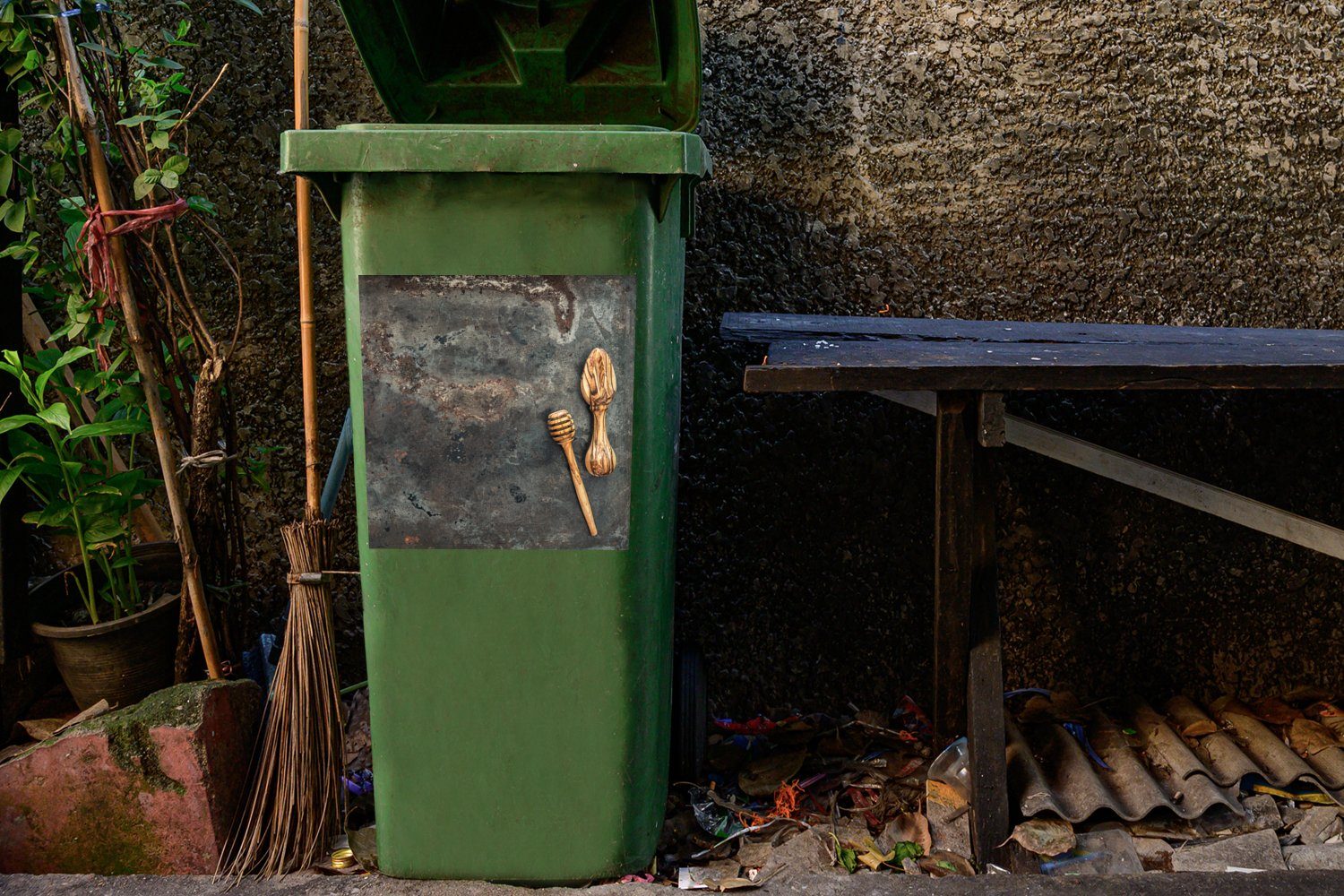 Kochen Mülltonne, - Sticker, (1 Mülleimer-aufkleber, Container, Küchenutensilien Wandsticker MuchoWow St), Teller Abfalbehälter -