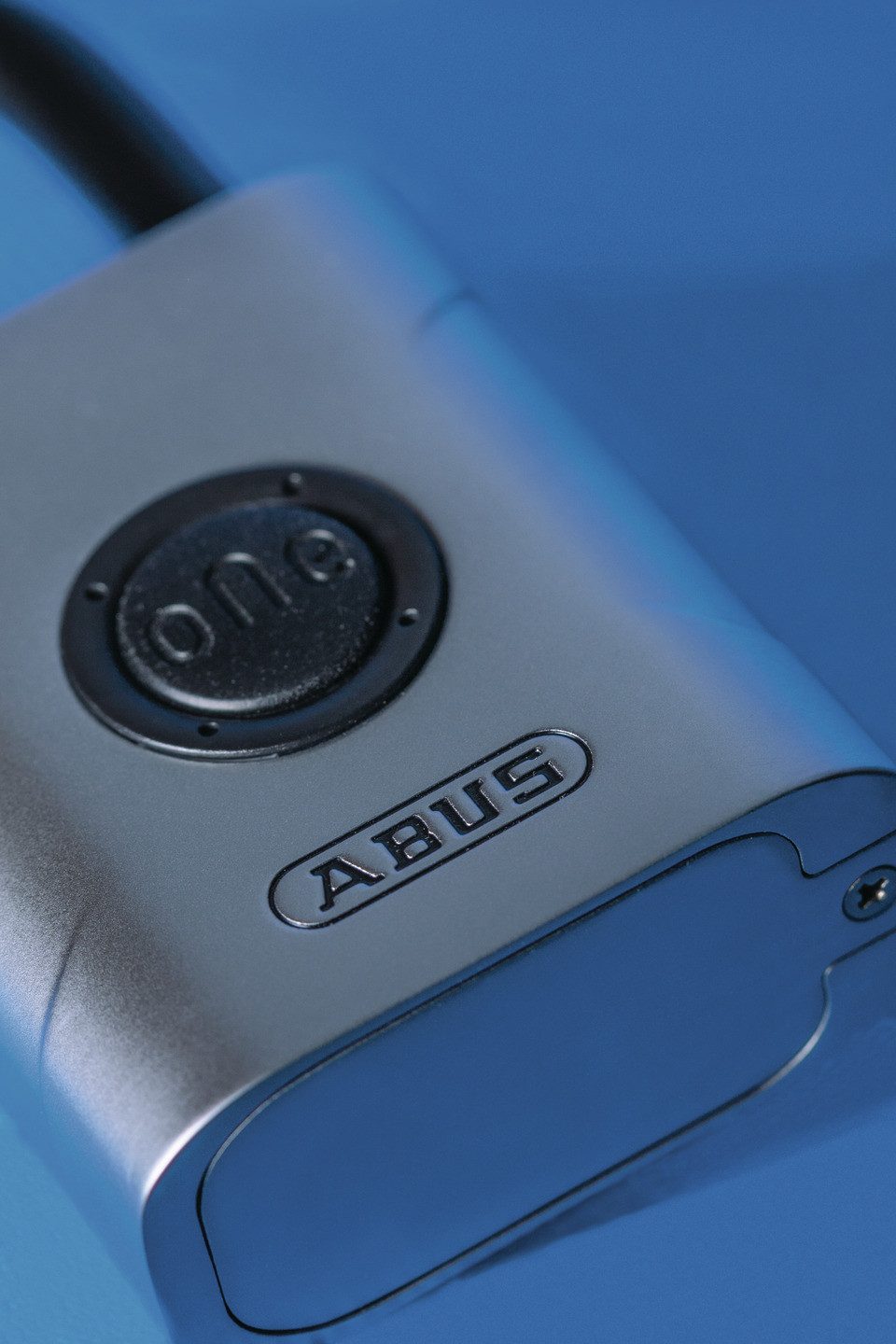 ABUS Vorhängeschloss EVEROX™ One 61/45 Bluetooth® – IP66 & IP68, Sicherheitsklasse 6, Vorhangschloss – silber – SmartX-Technologie – schlüssellos