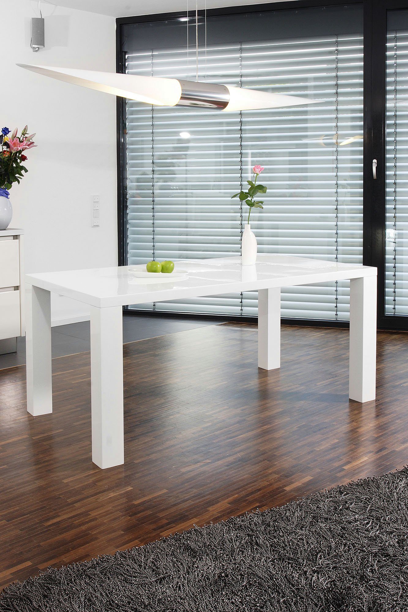 SalesFever Esstisch Esbjerg - Stilvoller Tisch, Eleganter Hochglanz für anspruchsvolle Ästhetik – Bild 2 von 5