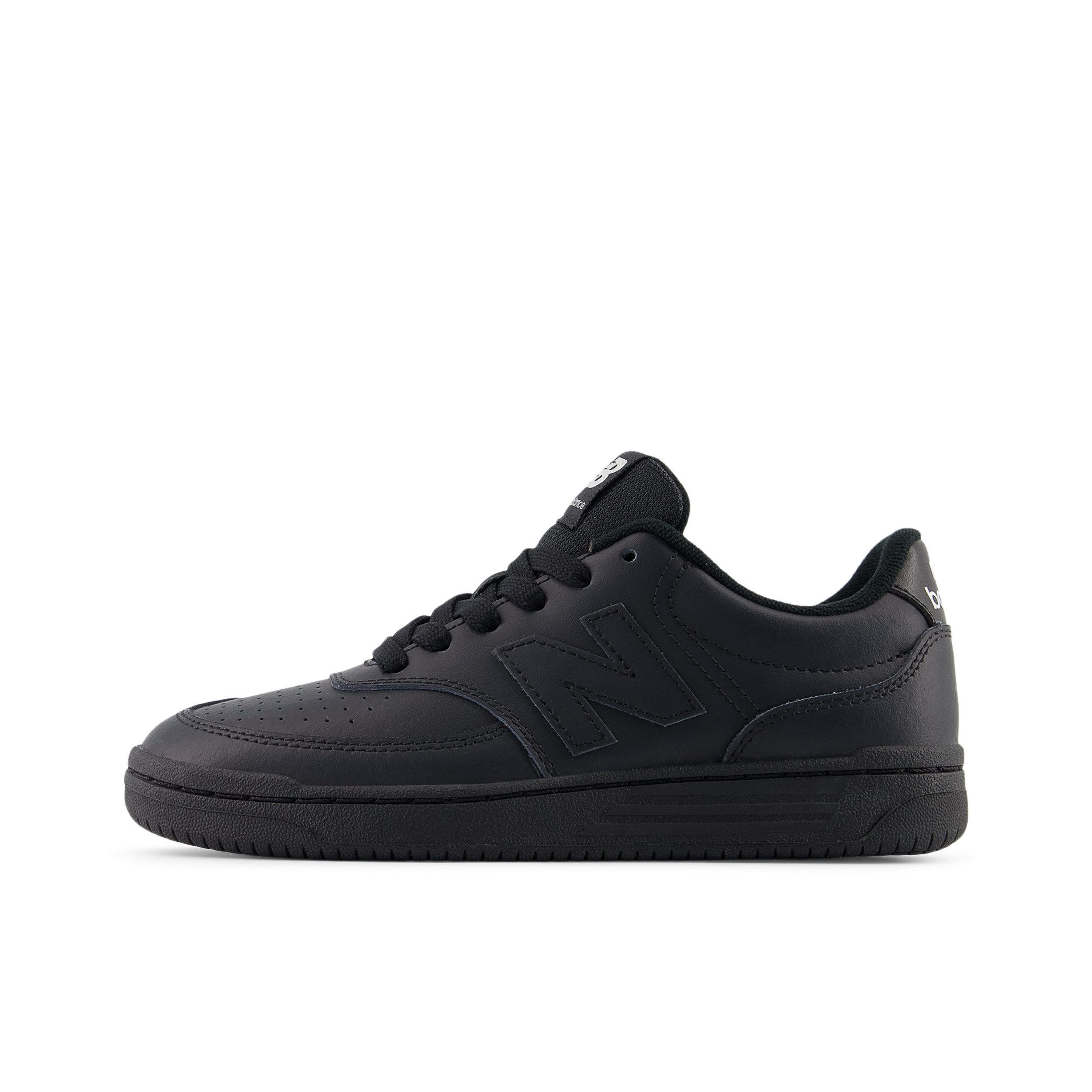 New Balance BB80 Sneaker für Kinder und Jugendliche entwickelt, mit Gummilaufsohle