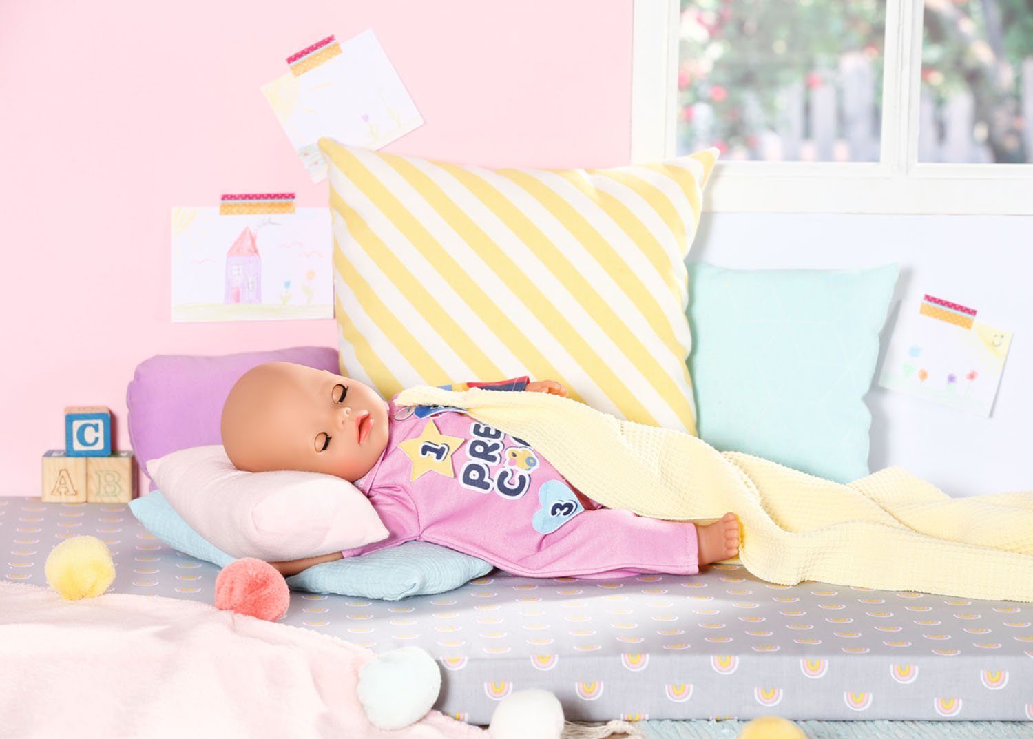 Baby Born Puppenkleidung Kindergarten Einteiler & Badges, 36 cm, mit Kleiderbügel
