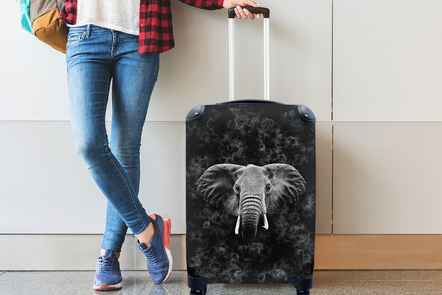 rollen, 4 zwischen Rauchwolken Ferien, Reisekoffer Rollen, Elefant und Handgepäck MuchoWow schwarz mit Handgepäckkoffer Reisetasche für Trolley, - weiß,