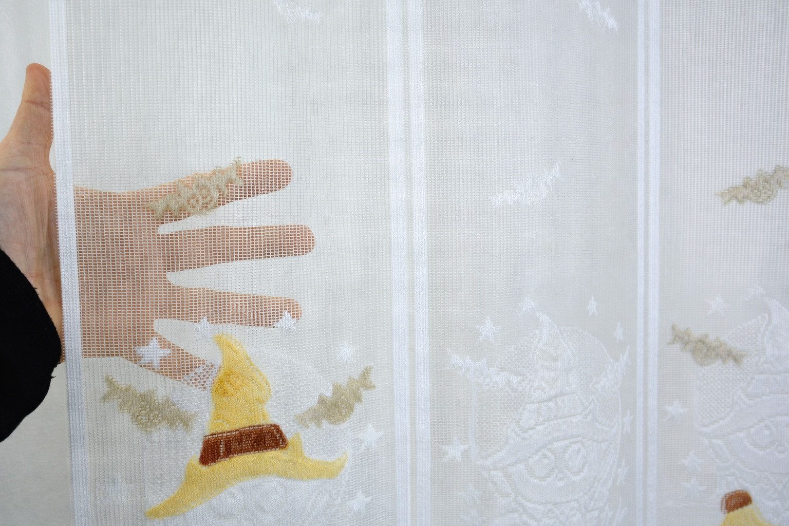 Clever-Kauf-24 Scheibengardine Kinderzimmer Scheibengardine Kleine Hexe (1 St), Ösen, halbtransparent, bedruckt – Bild 5 von 5