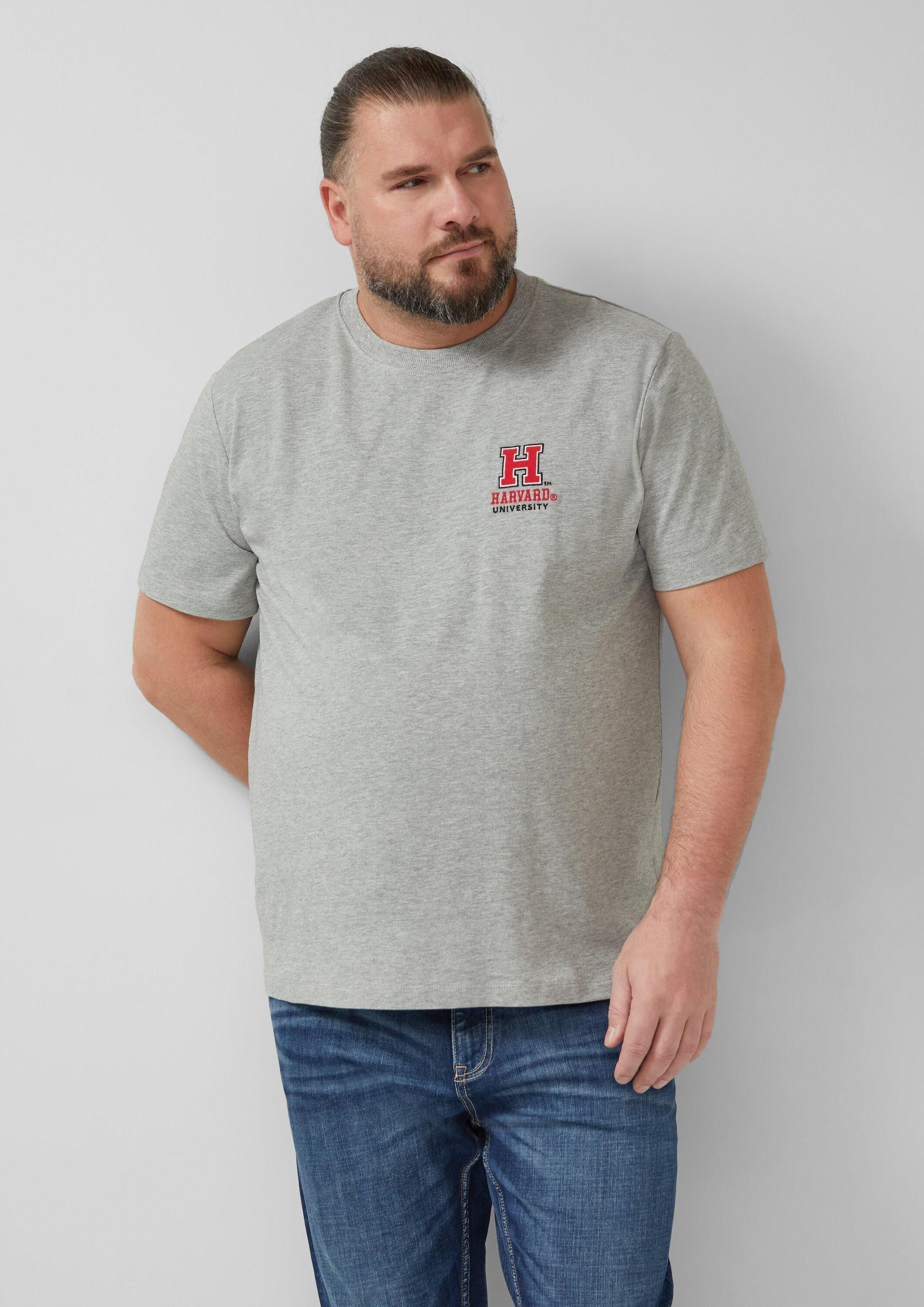 s.Oliver Kurzarmshirt T-Shirt T-Shirt aus Heavy Jersey im Modern Fit mit College-Artwork