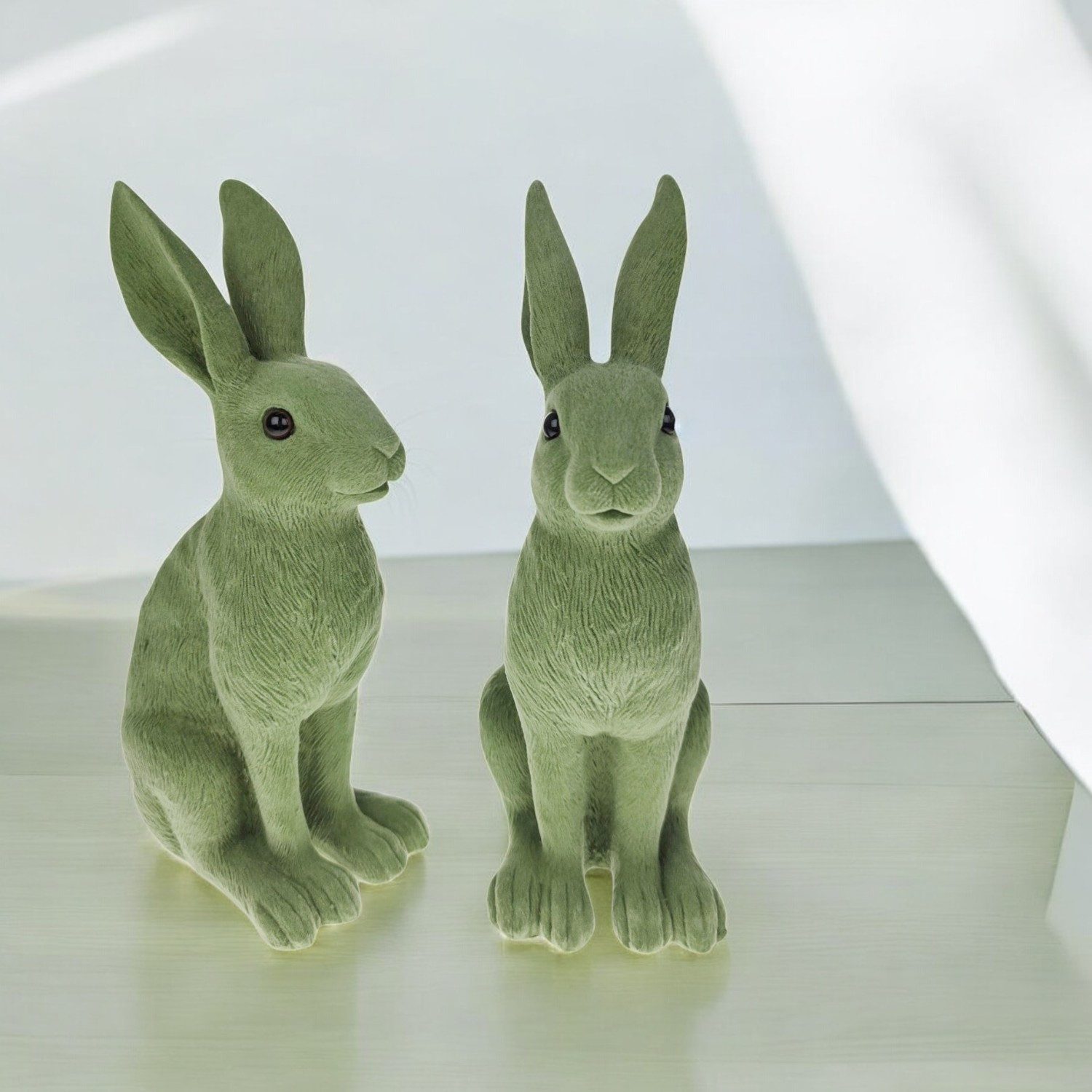 Macosa Home Osterhase 2er Set Grün Polyresin 26,5 cm Dekohase Hase Skulptur Oster-Deko (Hasenfigur, Ostern Dekoration Tischdeko), Osterdekoration Figur Dekohase Dekofigur