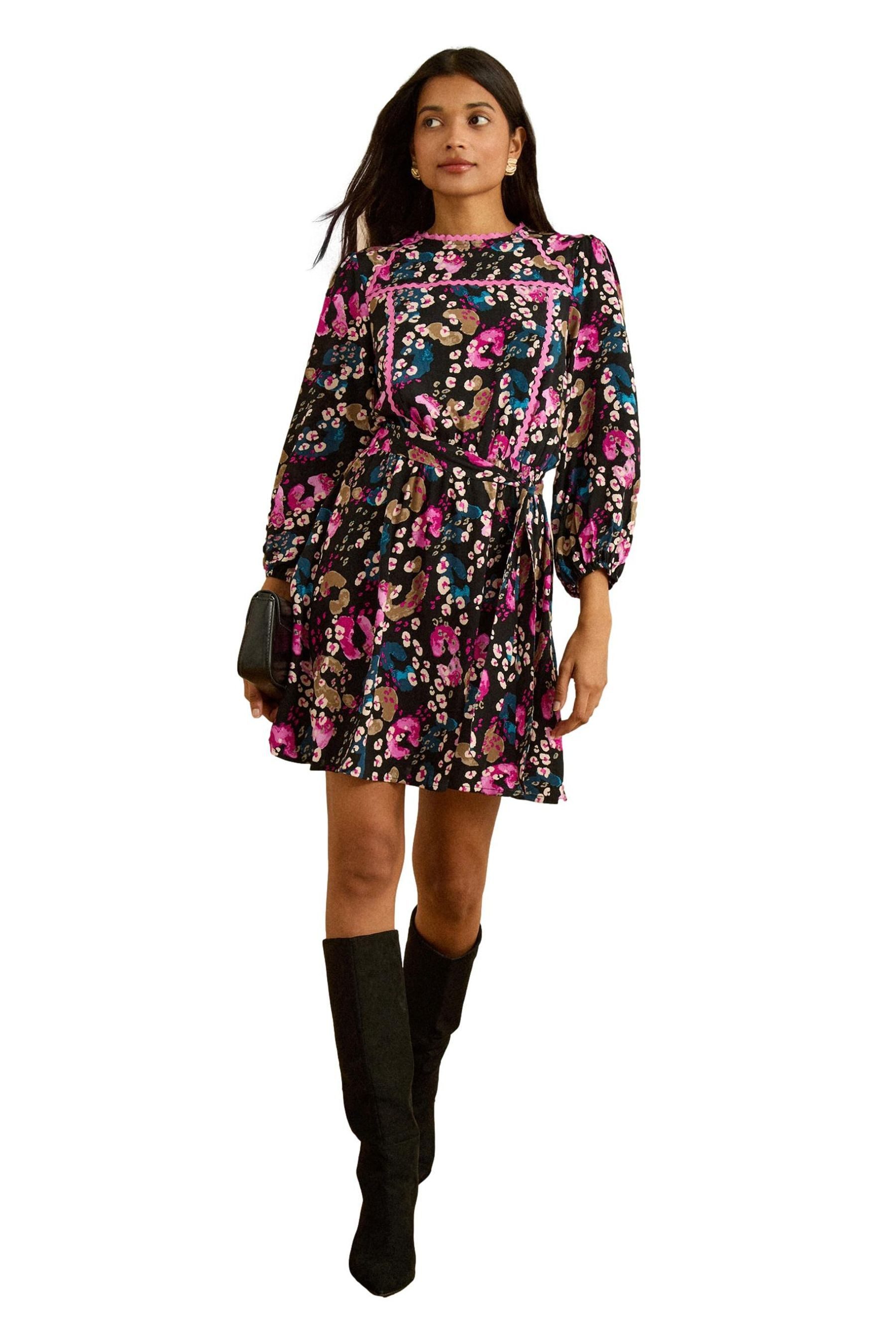 Love & Roses Minikleid Love & Roses Minikleid mit Zackenlitze, Kurzgröße (1-tlg)