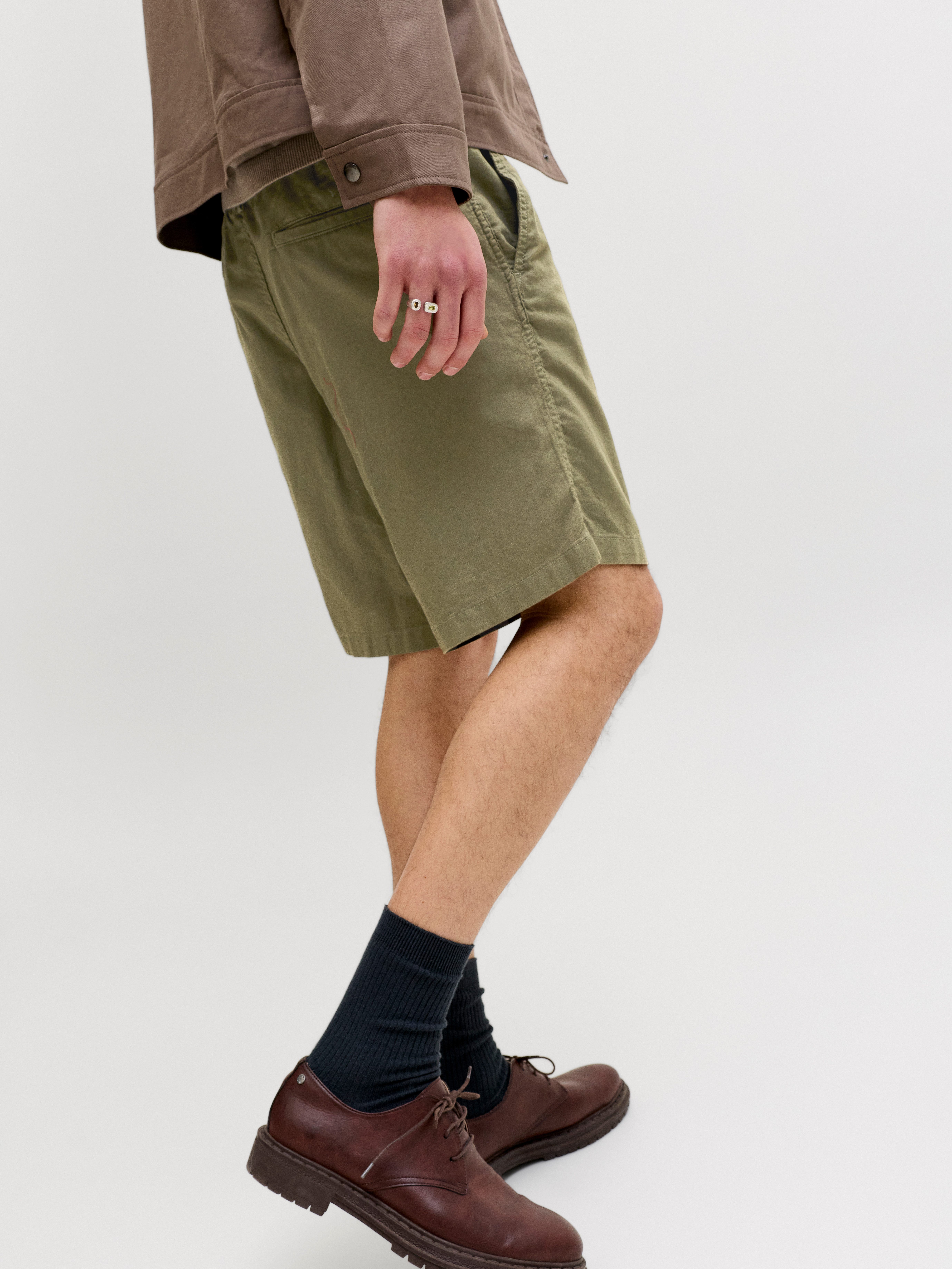 Jack & Jones Shorts JPSTJAIDEN HYBRID BONDI JOG SHORT REG SN Baumwollmischung, locker geschnitten