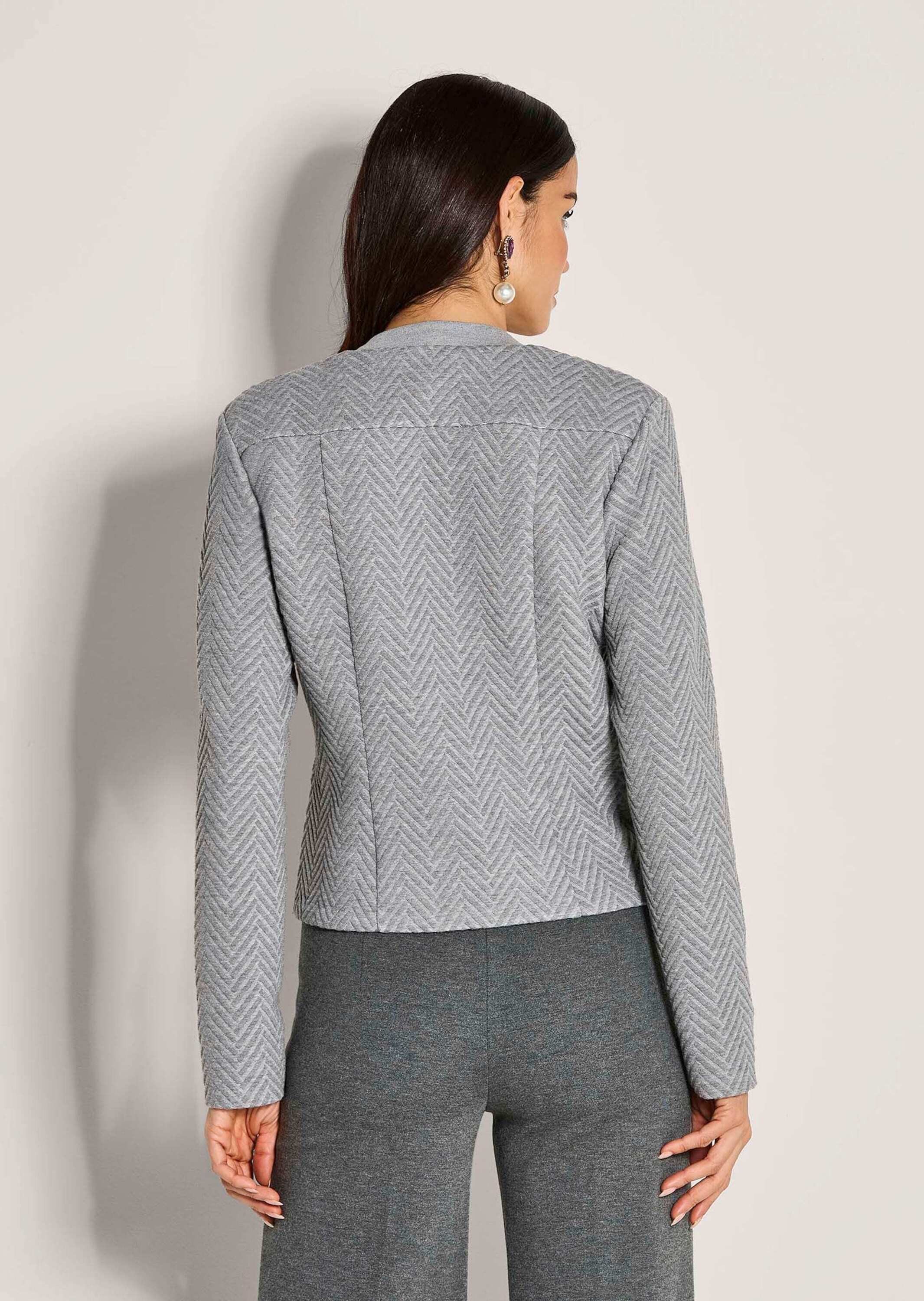 MADELEINE Kurzblazer Moderner Jerseyblazer in Melange-Optik Taillierter Blazer ohne Verschluss mit Stehkragen und Langarm