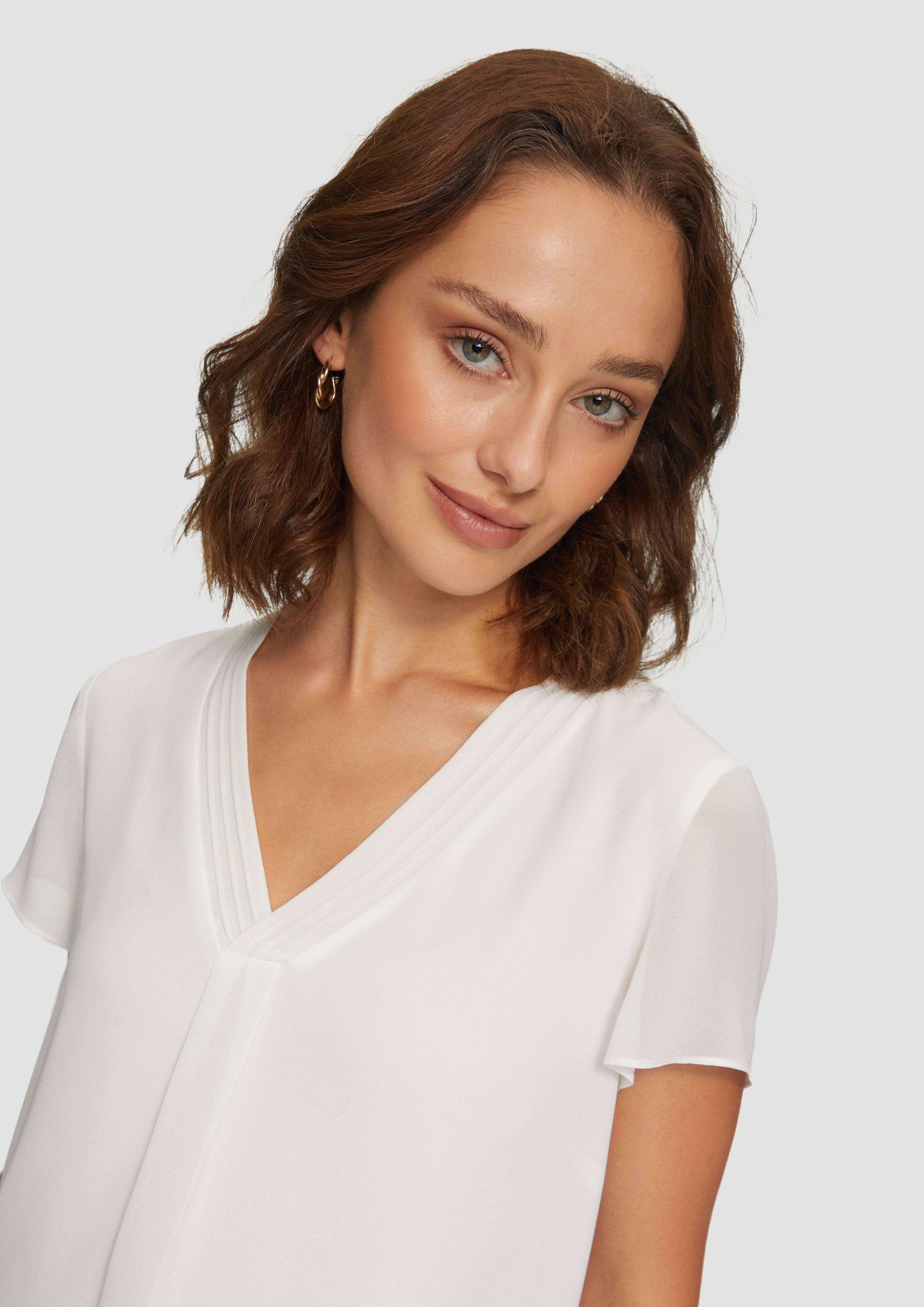 s.Oliver BLACK LABEL Shirtbluse, in Doppel-Layer-Optik und mit V-Ausschnitt günstig online kaufen