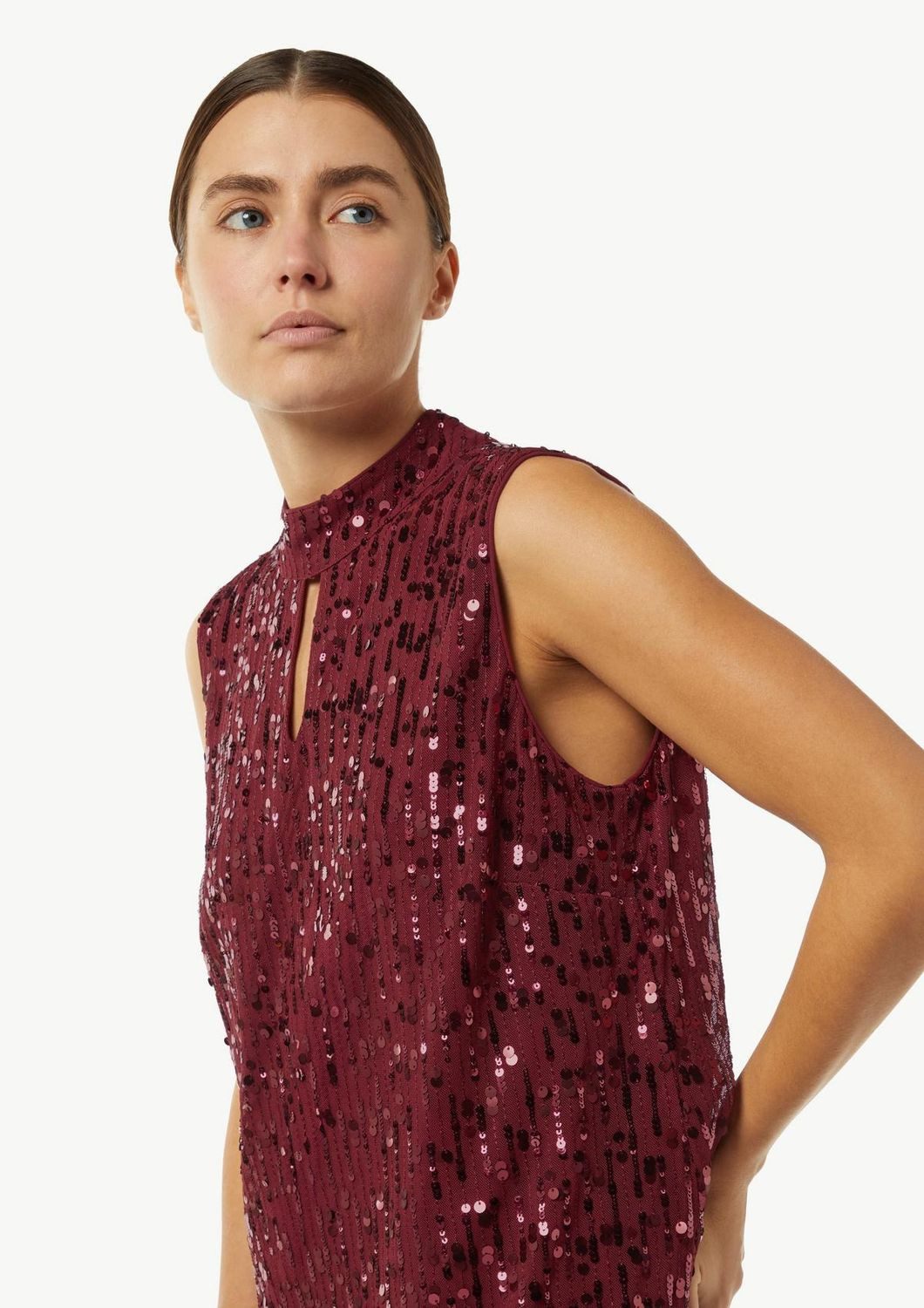 comma T-Shirt Paillettentop ärmellos, hochgeschlossen, mit Cut-out günstig online kaufen